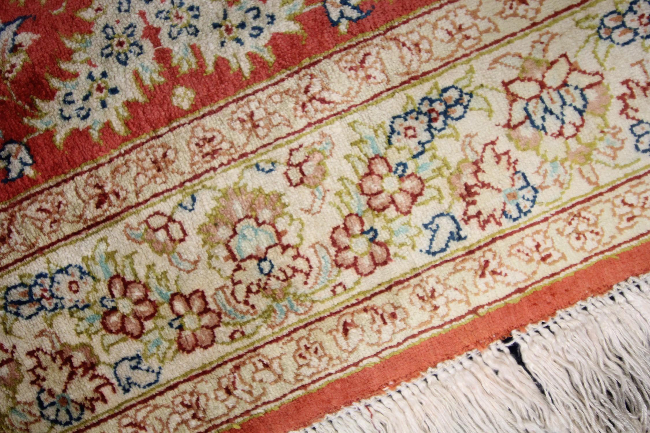 Alfombras Ovaladas Alfombra Turca Pura Seda Hecha a Mano, Alfombra Oriental de Lana Roja siglo XX en venta