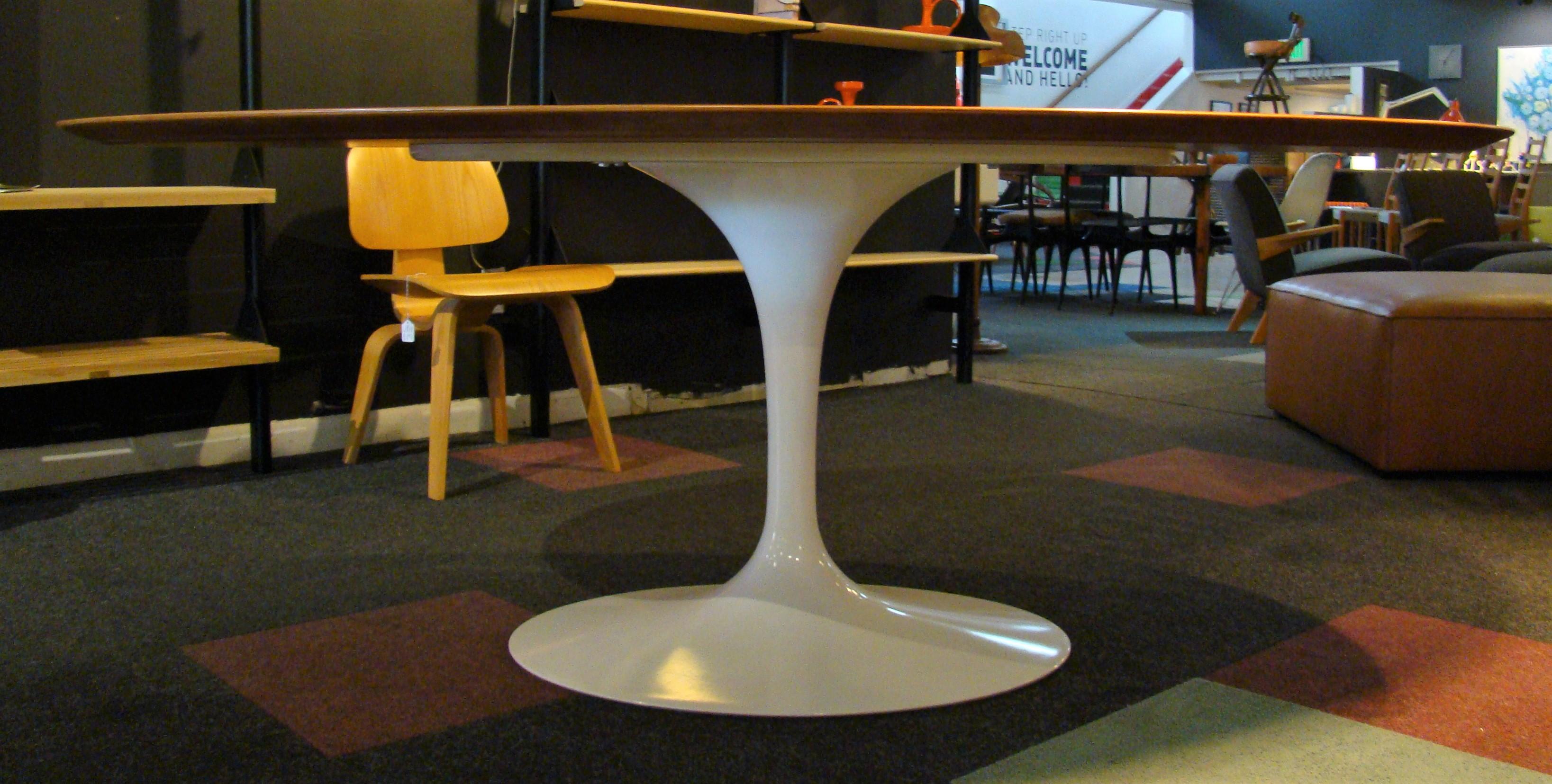 Enameled Oval Saarinen Tulip Pedestal Table in Quarter Sawn Teak for Knoll International