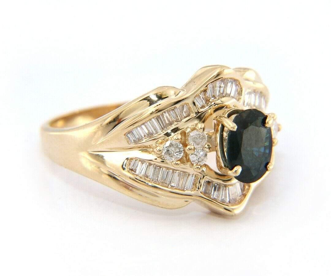 Oval Sapphire and Baguette Diamond Ring in 14K Yellow Gold In Excellent Condition For Sale In Vienna, VA