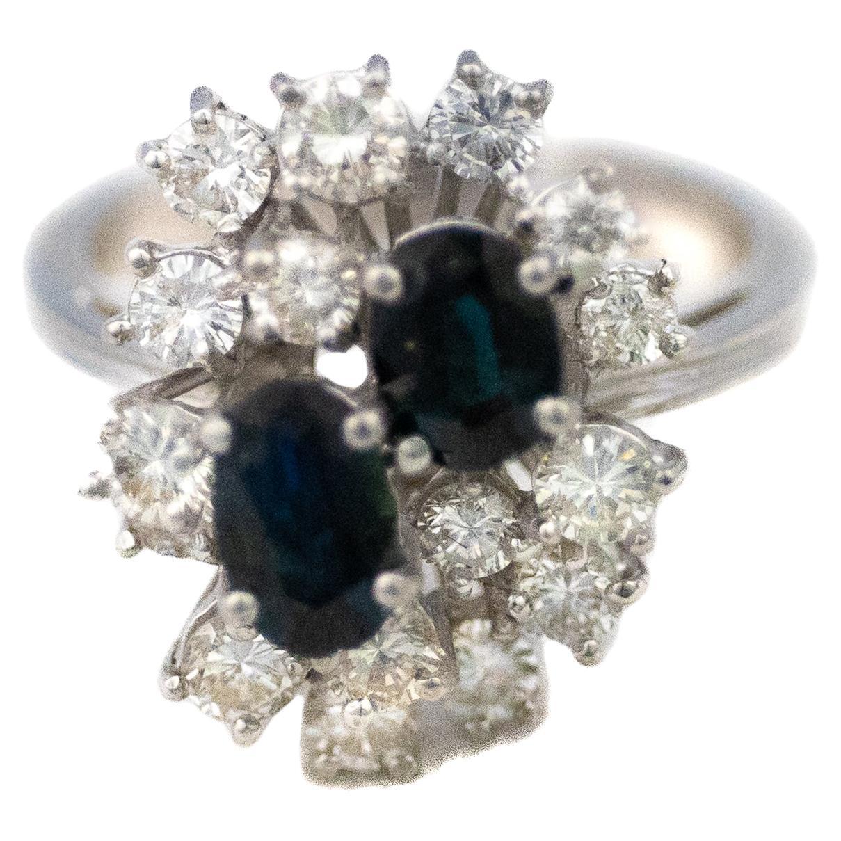 Ovaler Saphir und Diamant Cluster Ring