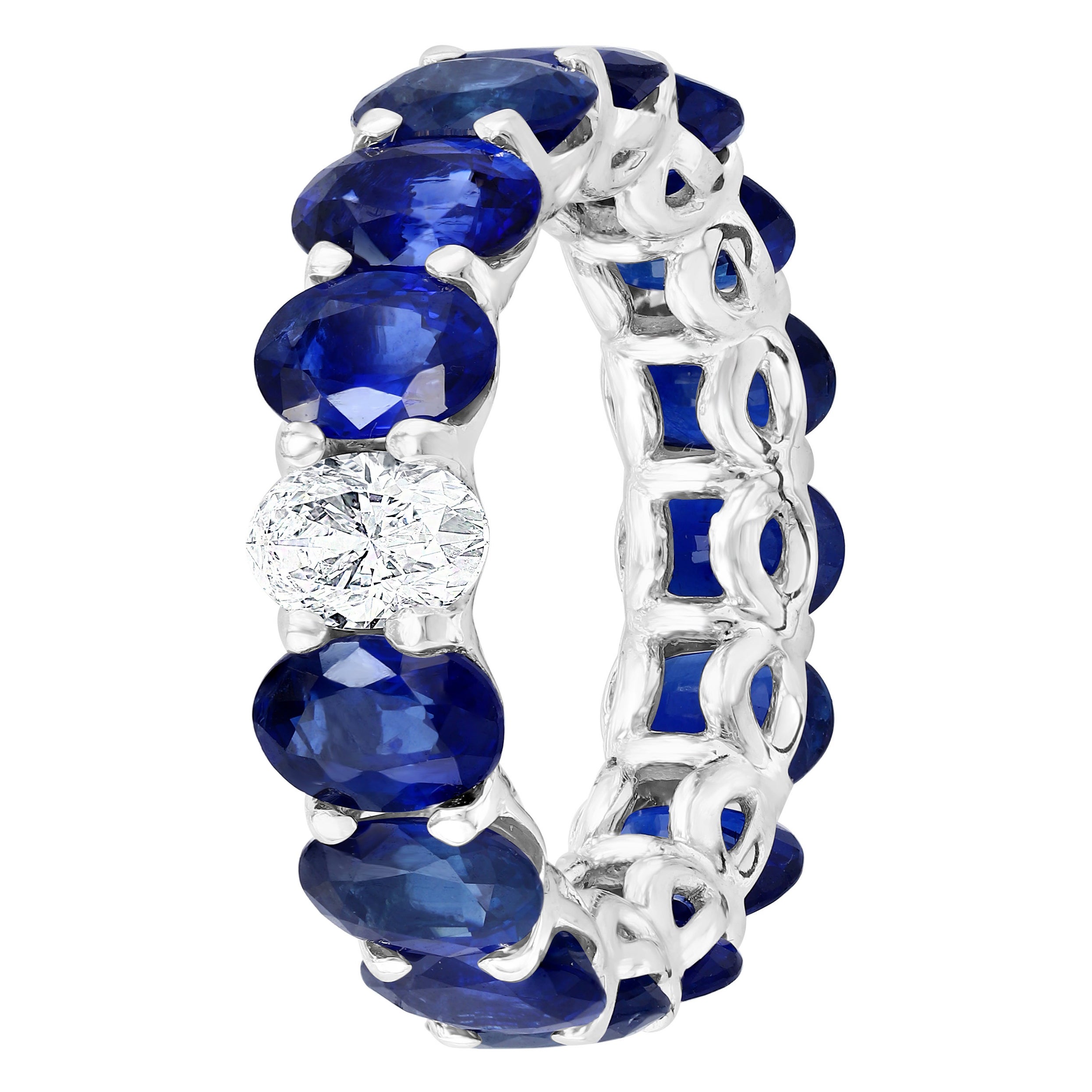 Eternity-Ring mit ovalem Saphir und Diamant