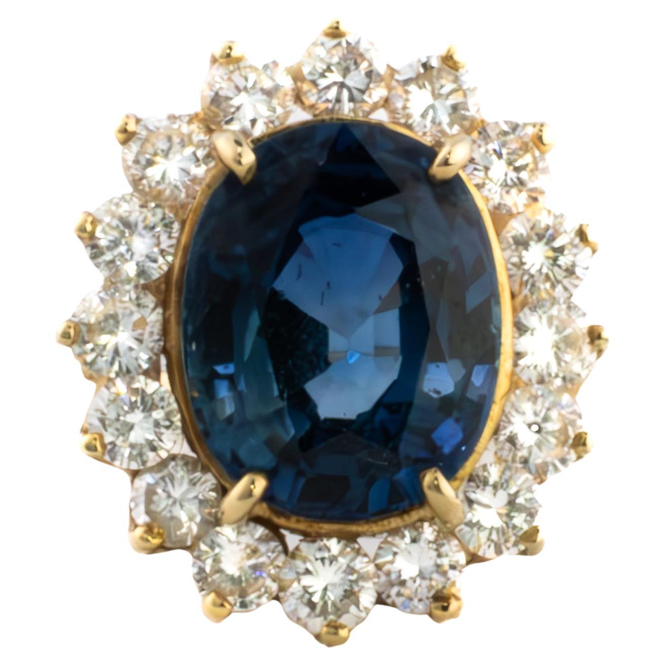 Anello con zaffiro ovale e diamante a raggiera