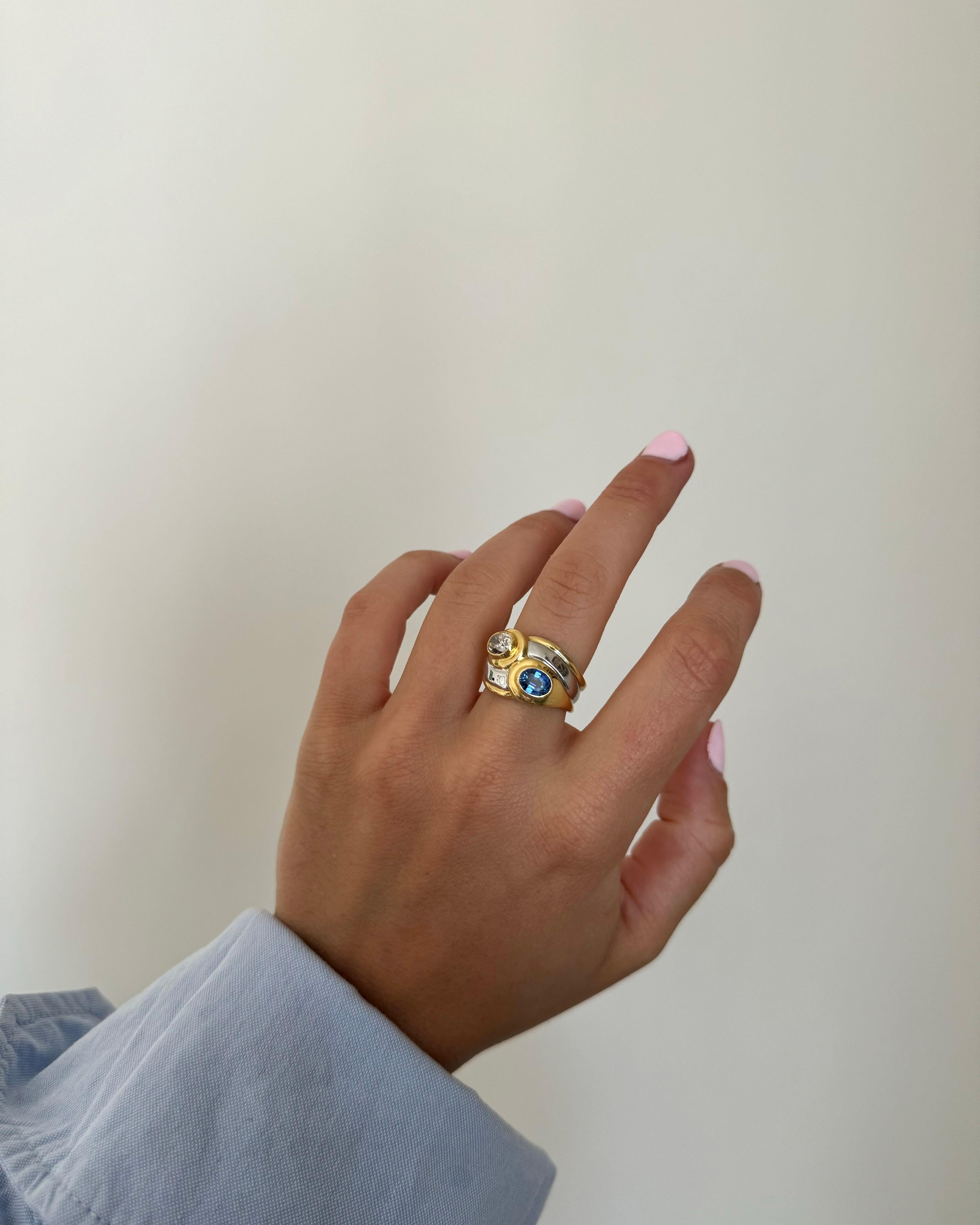 Anillo oval de zafiro y diamantes circa 1980 en venta 1