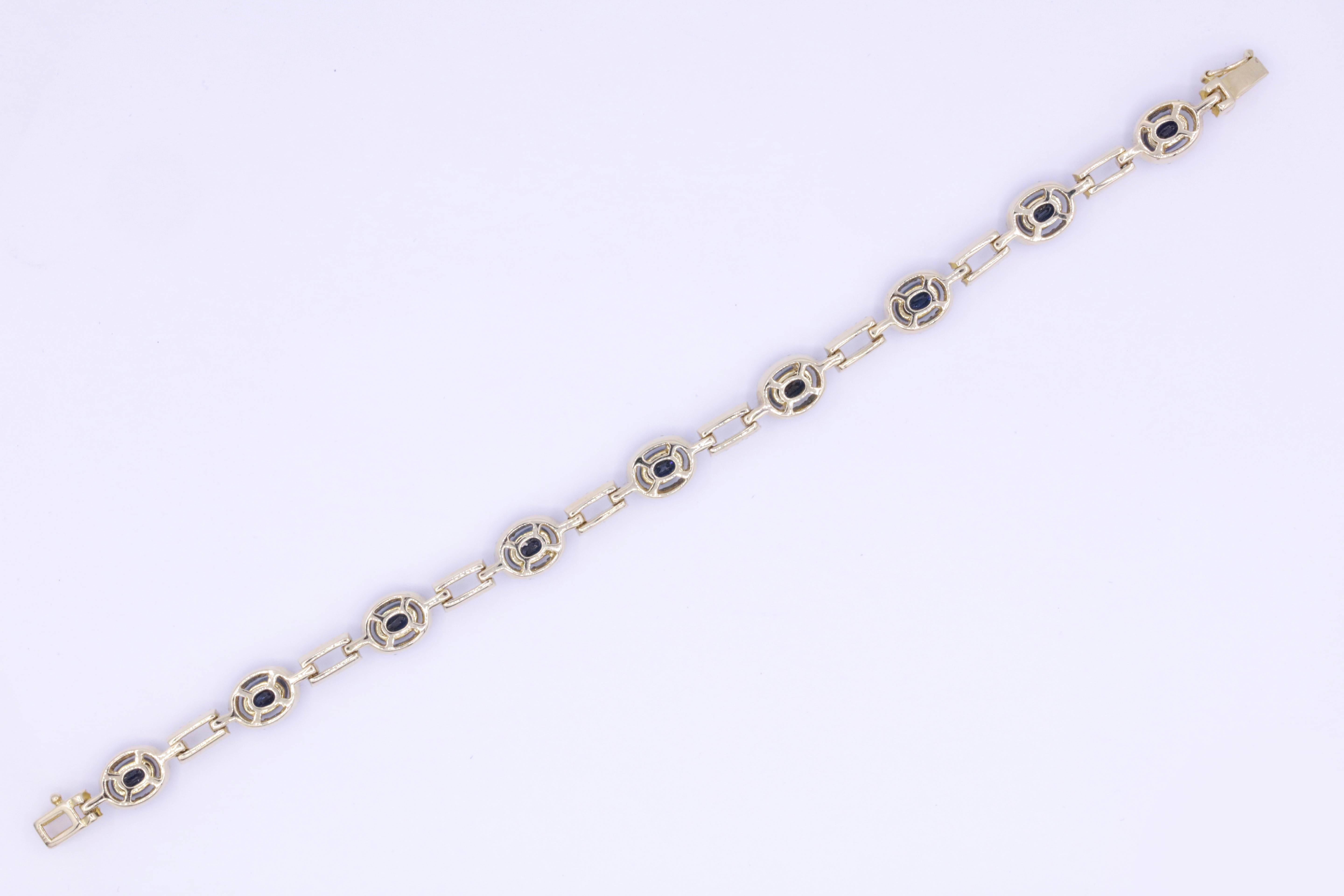 Contemporary Oval Sapphire and Diamond Yellow Gold Bracelet 8.63 Carat