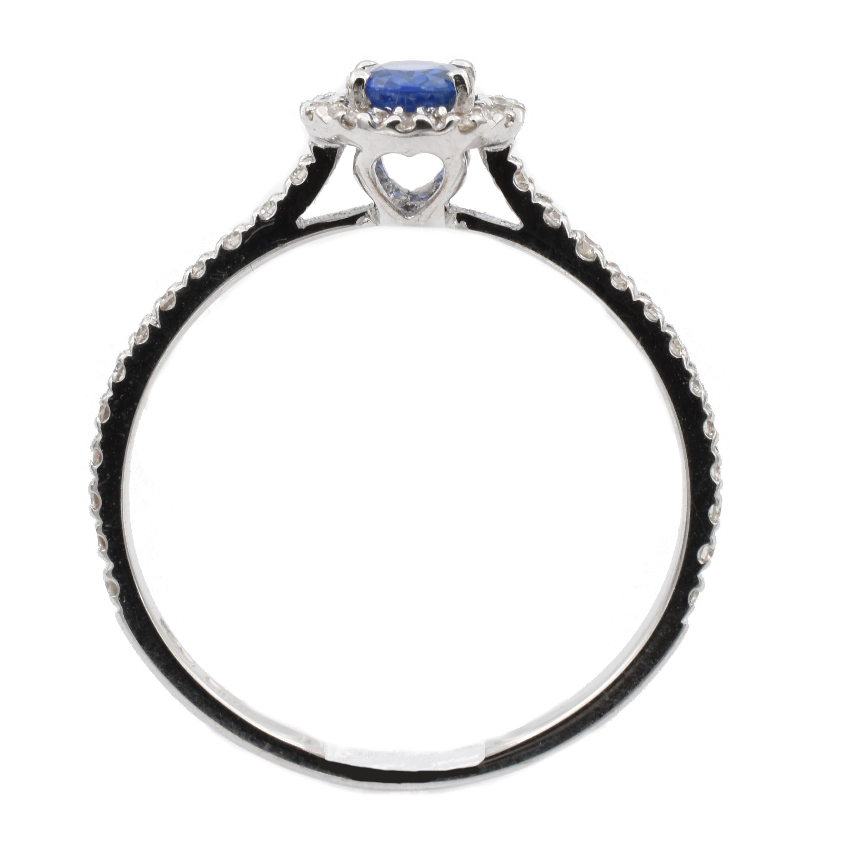 Contemporary Gilberto Cassola Oval Sapphire and Diamonds White Gold Ring Made in Italy For Sale
