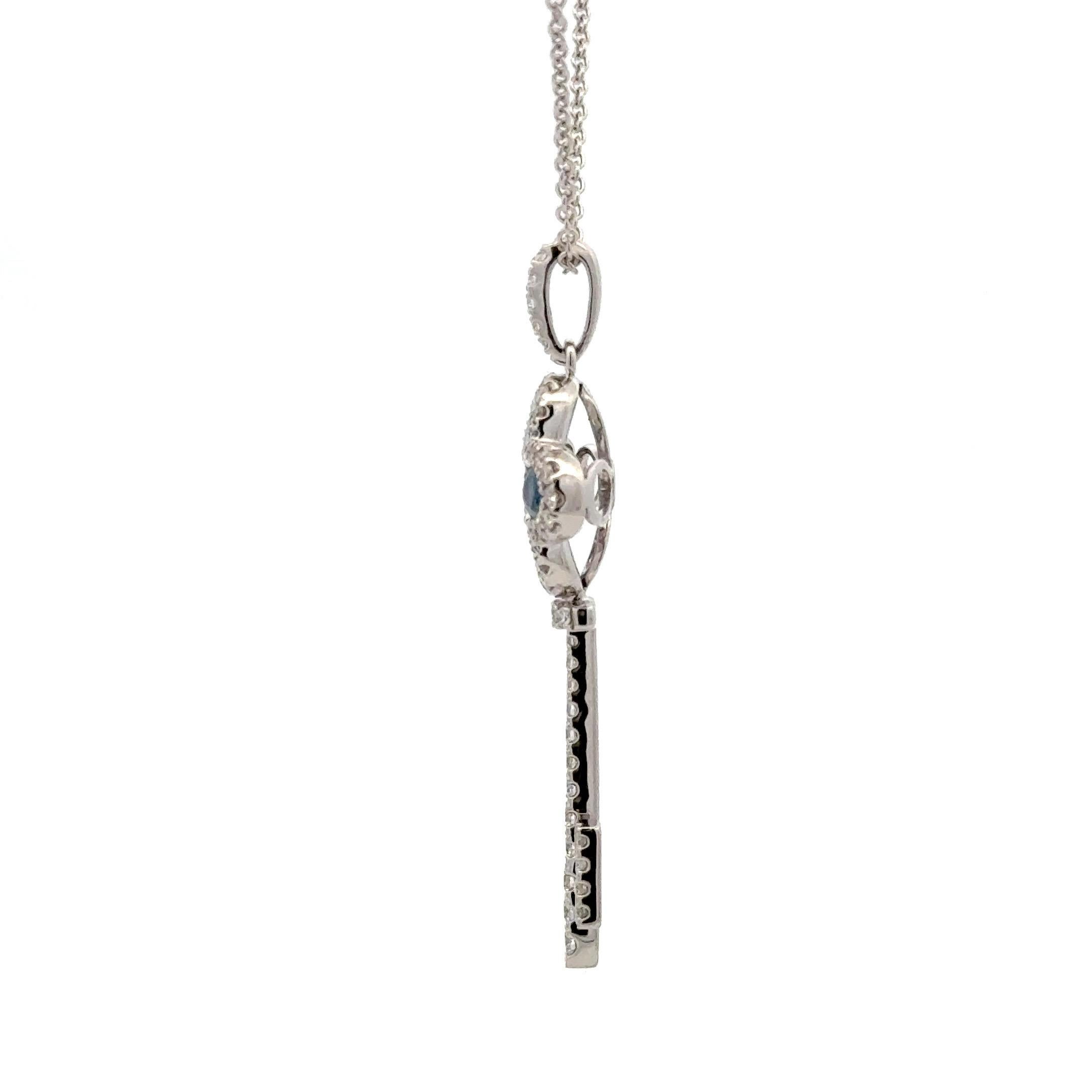 Collier pendentif clé en or blanc 18 carats avec saphir ovale et diamants de 1,60 carat poids total, G VS2 en vente 1