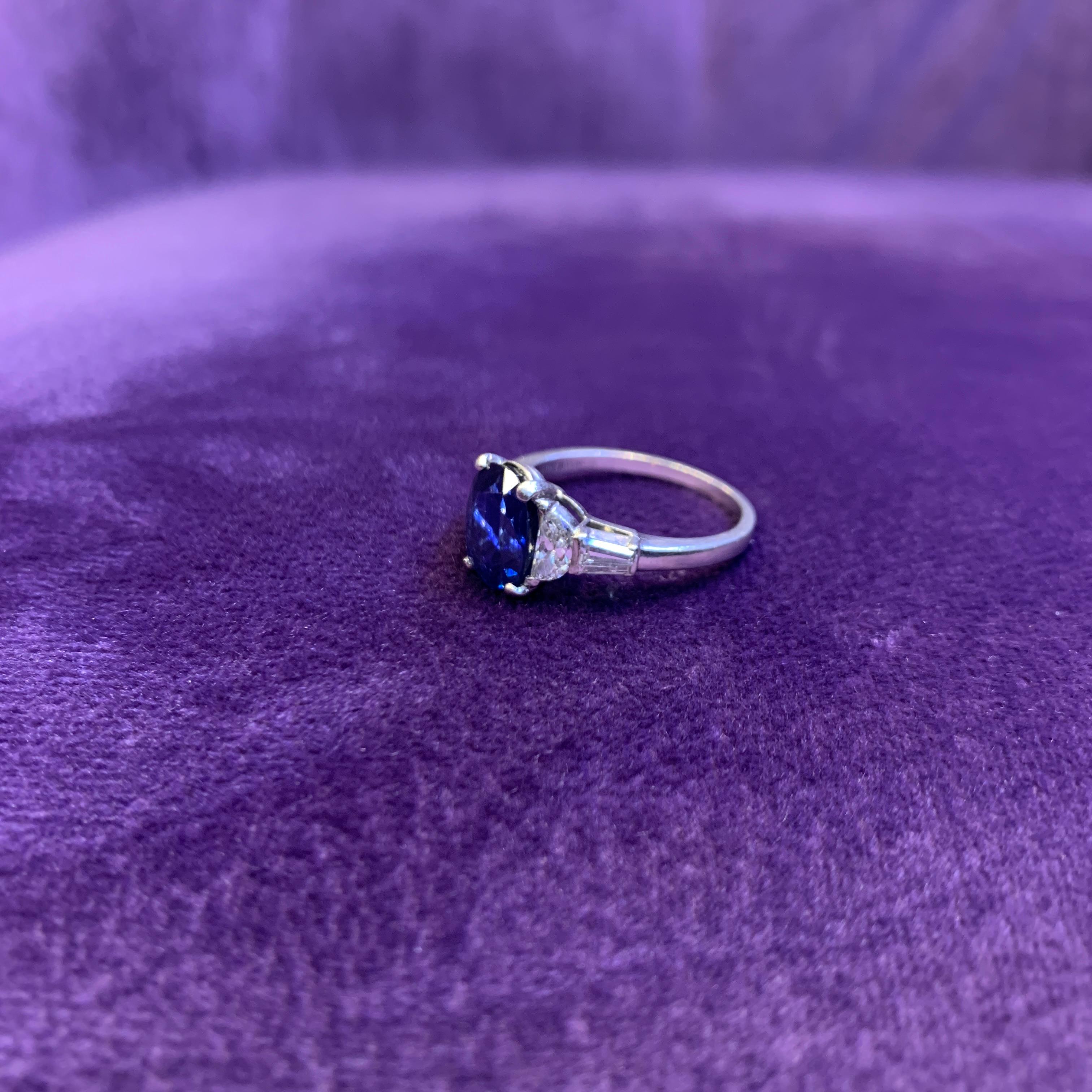 Oval Sapphire & Diamond Ring For Sale 5