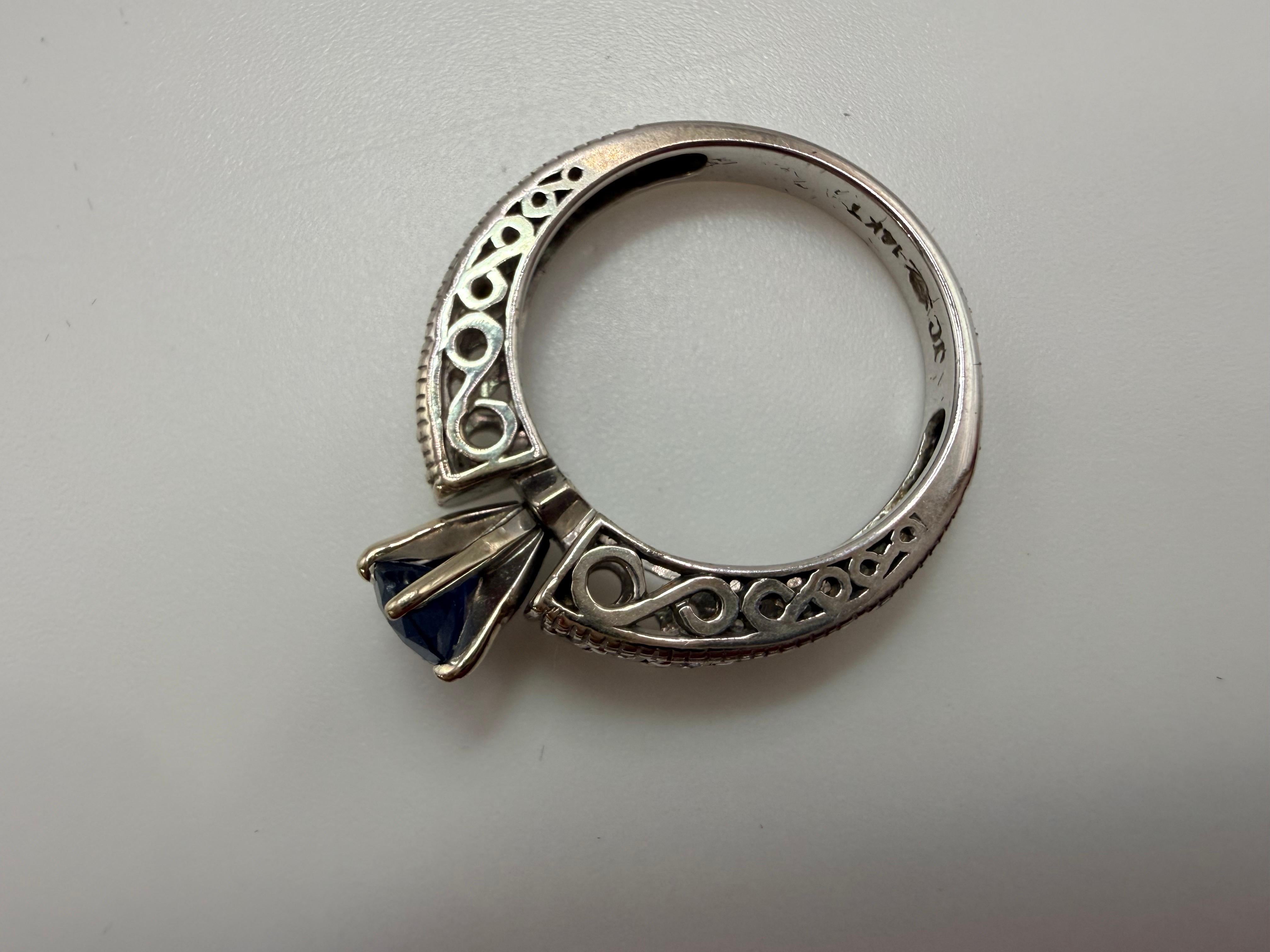 Femenino o masculino Anillo de compromiso zafiro ovalado oro 14KT en venta