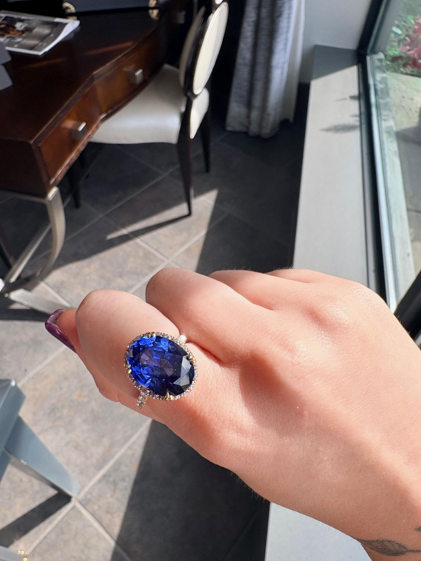 Anello con zaffiro ovale in vendita 1