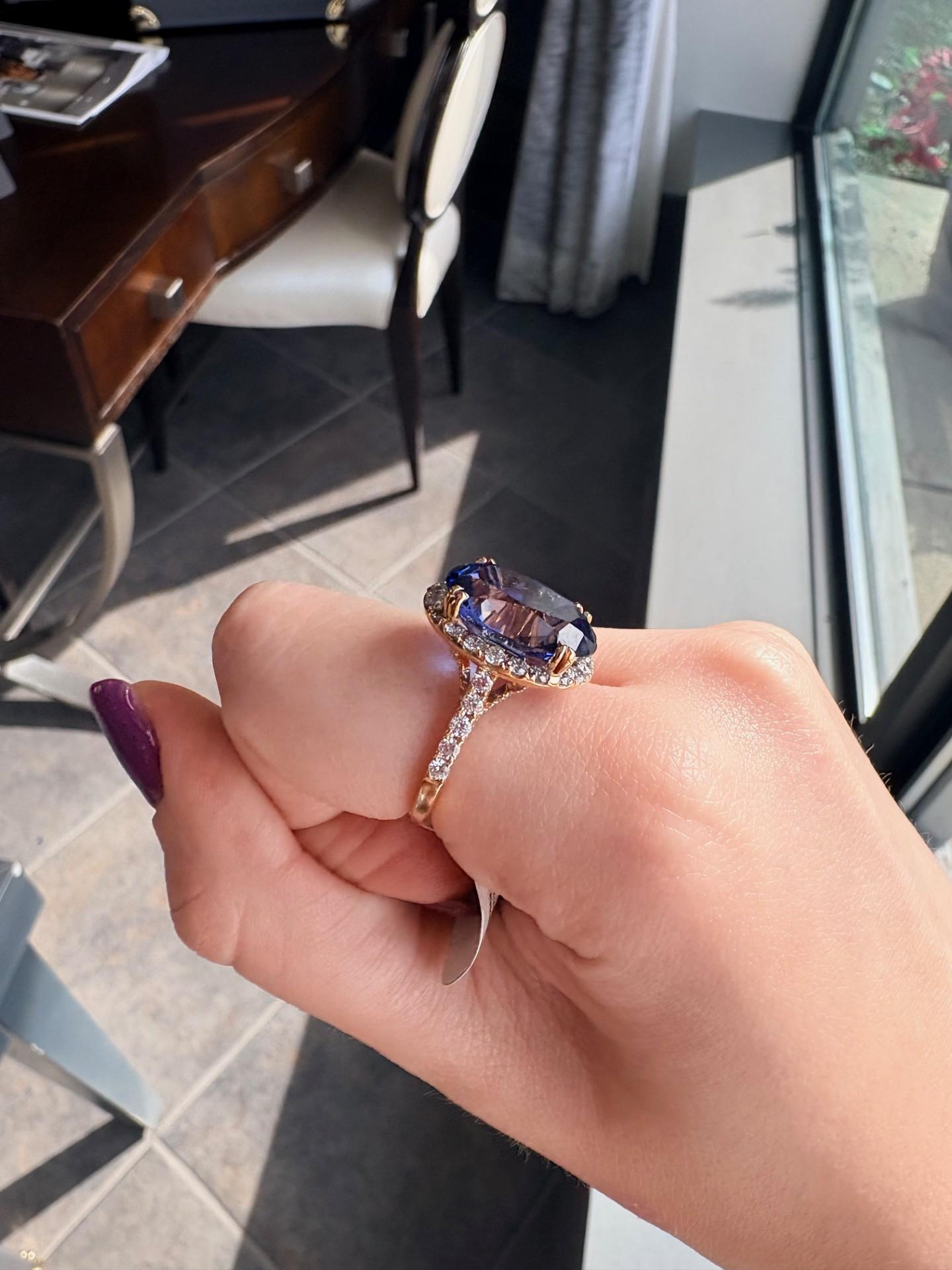 Anello con zaffiro ovale in vendita 2