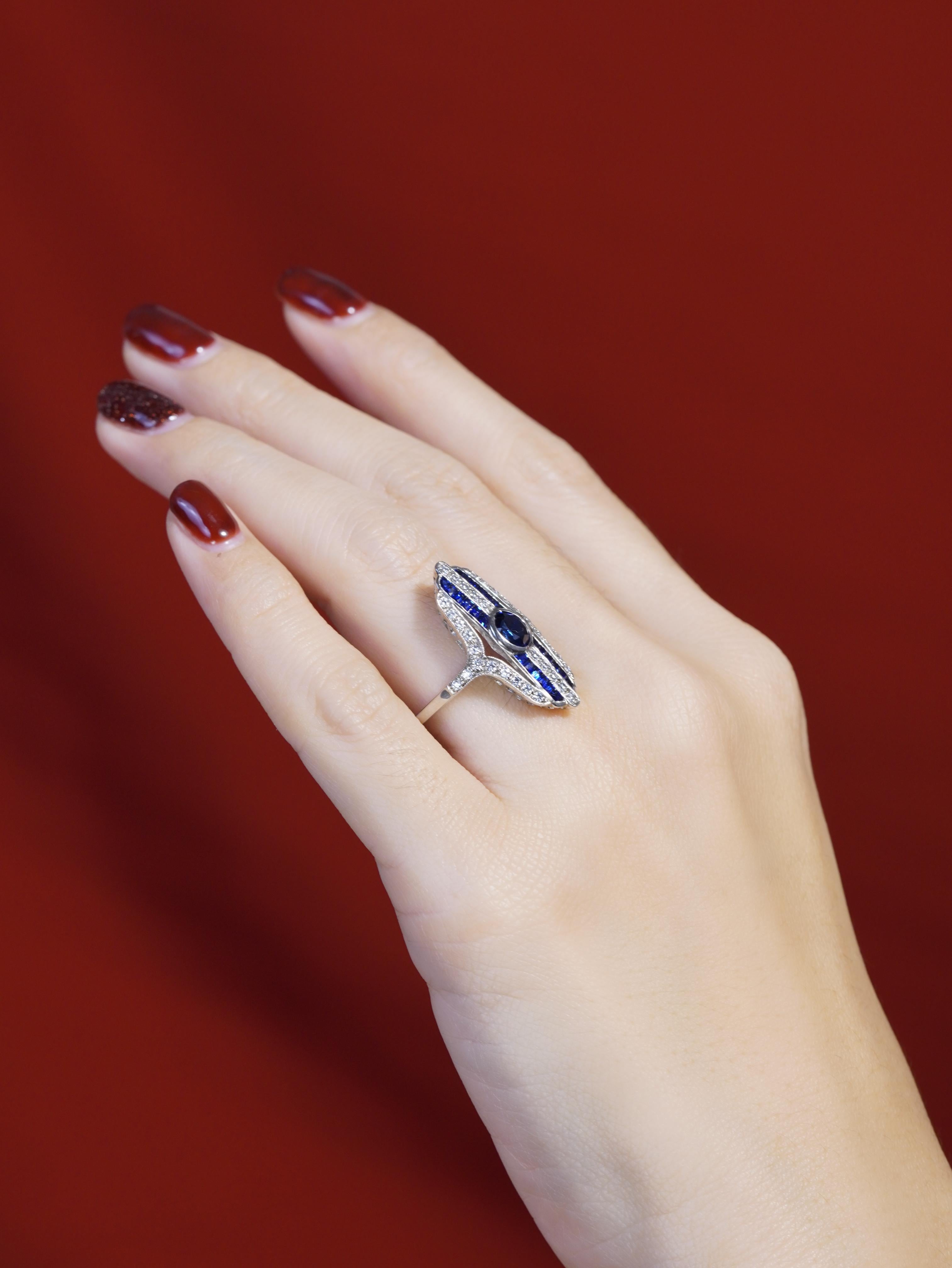 Cocktailring mit ovalem Saphir und Diamant im Art-Déco-Stil aus 18 Karat Weißgold (Art déco) im Angebot