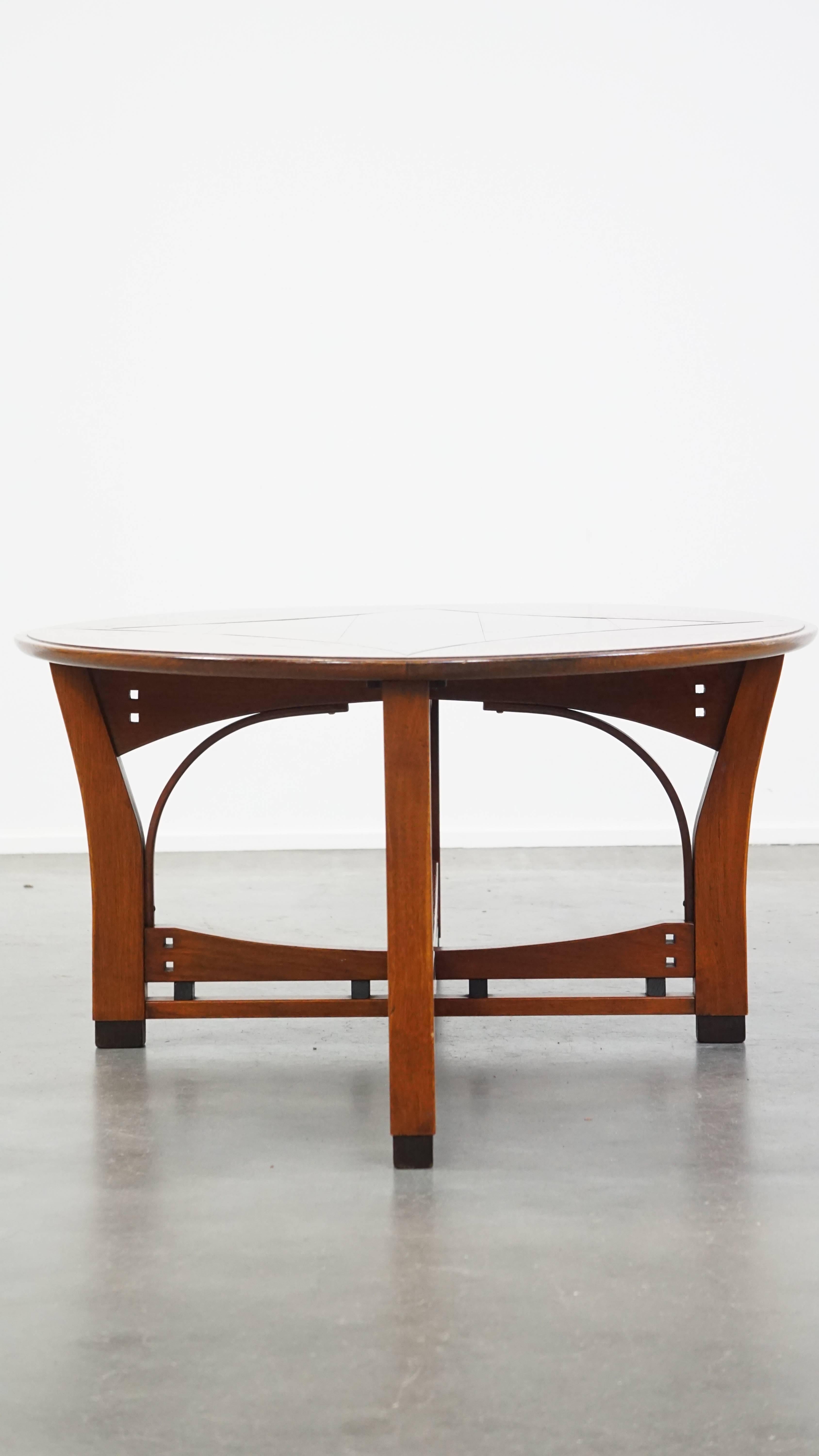 Ovaler Schuitema-Couchtisch aus der Designserie Jugendstil/Art Nouveau (Handgefertigt) im Angebot