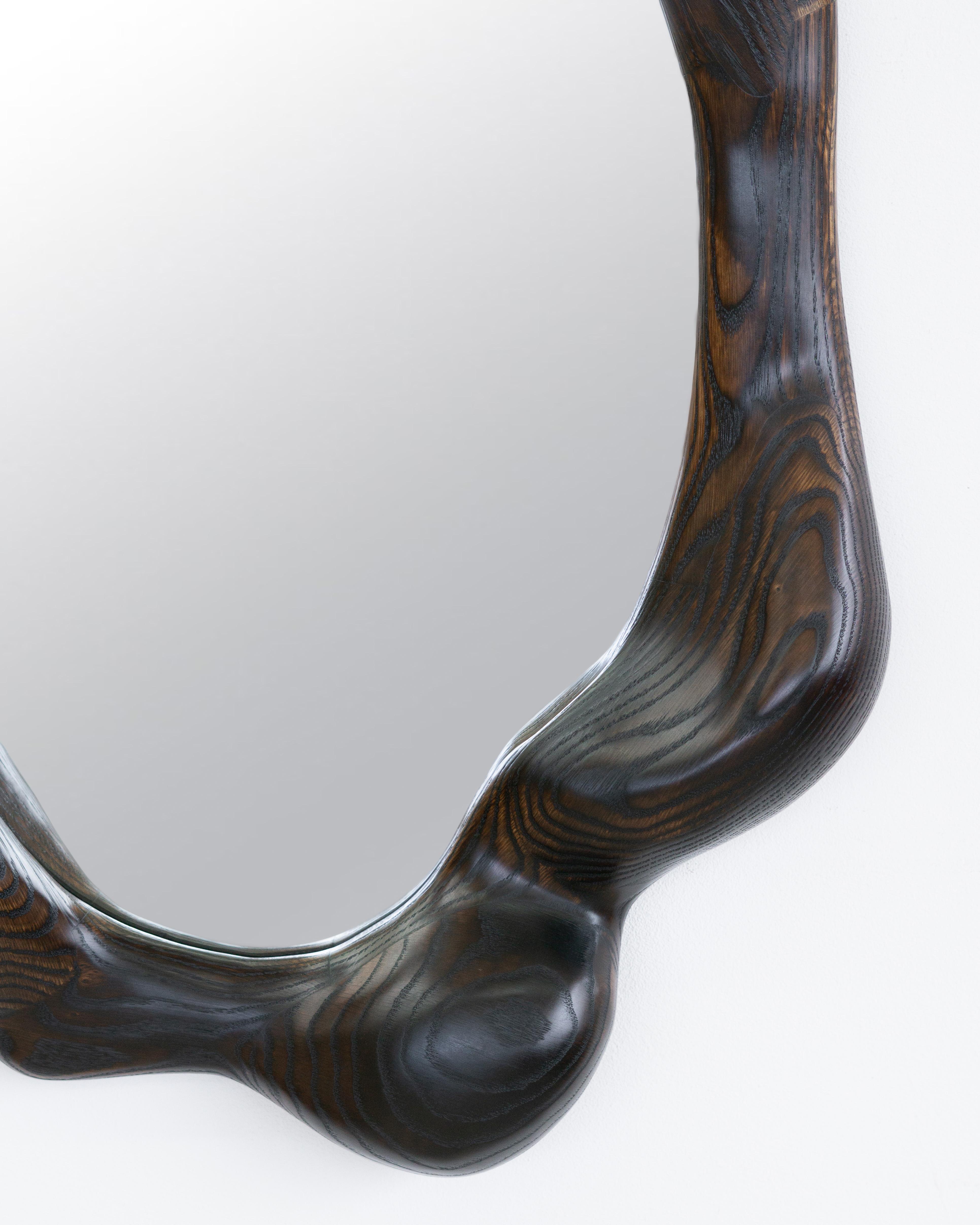 Falegnameria Specchio scultoreo ovale in Oak Oak - Specchio ondulato in vendita