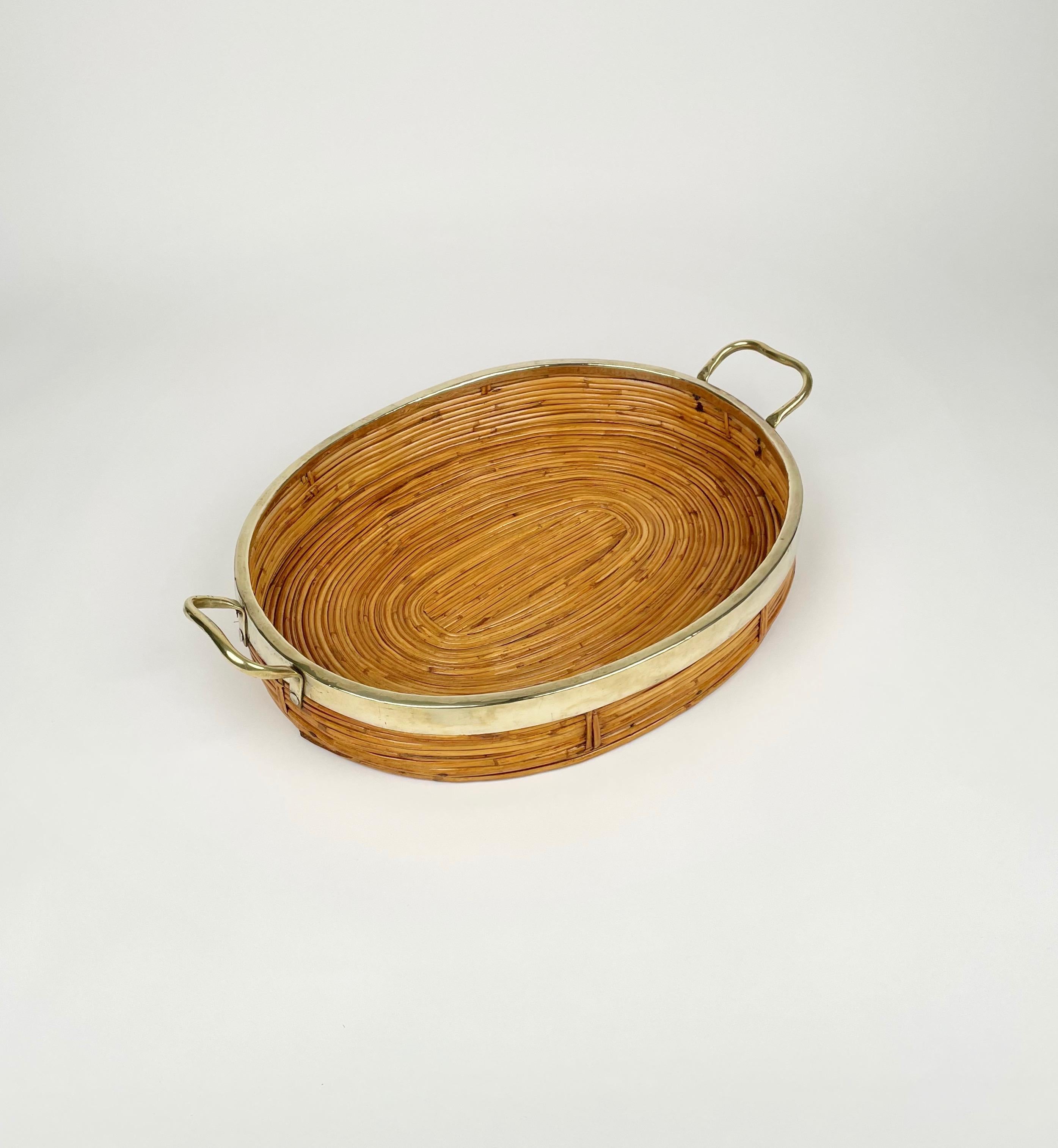 Ovales Serviertablett aus Bambus, Rattan und Messing, Italien 1970er Jahre (Ende des 20. Jahrhunderts) im Angebot