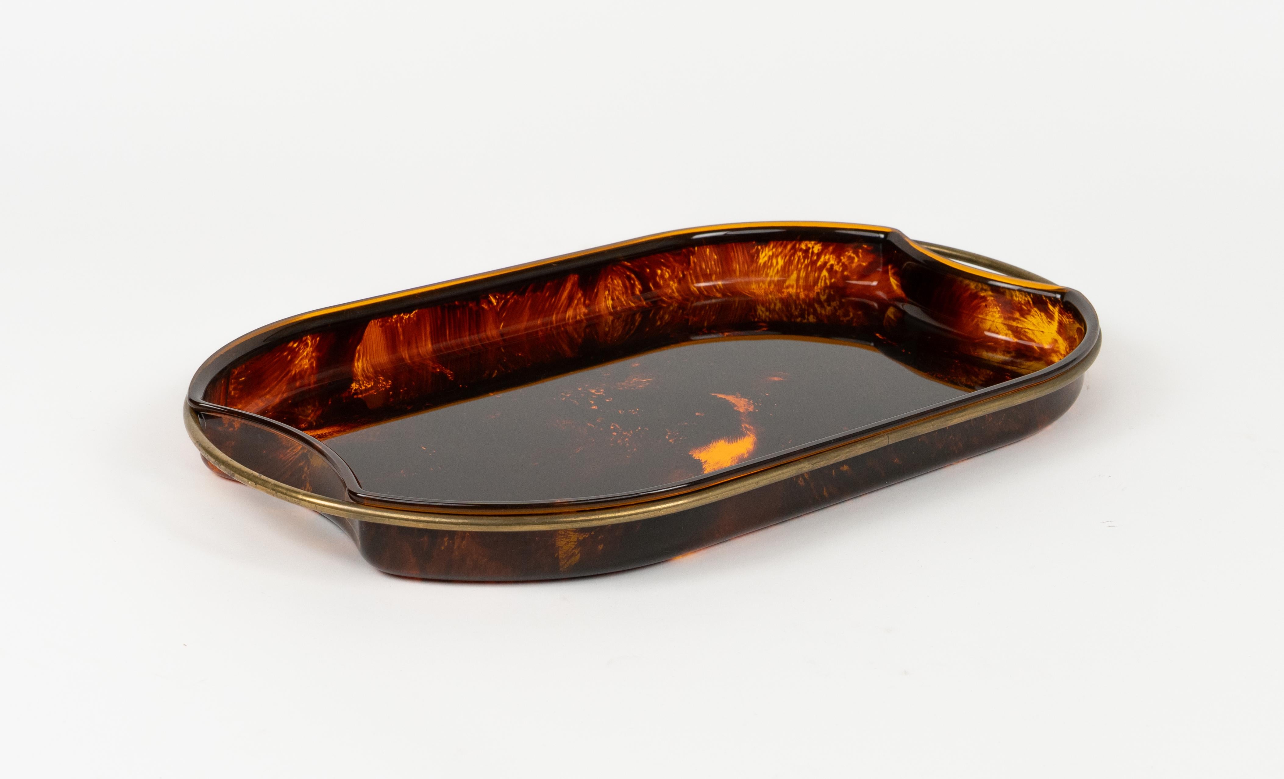 Oval Serving Tray in Effect Tortoiseshell Lucite & Brass by Guzzini, Italy 1970s For Sale 1