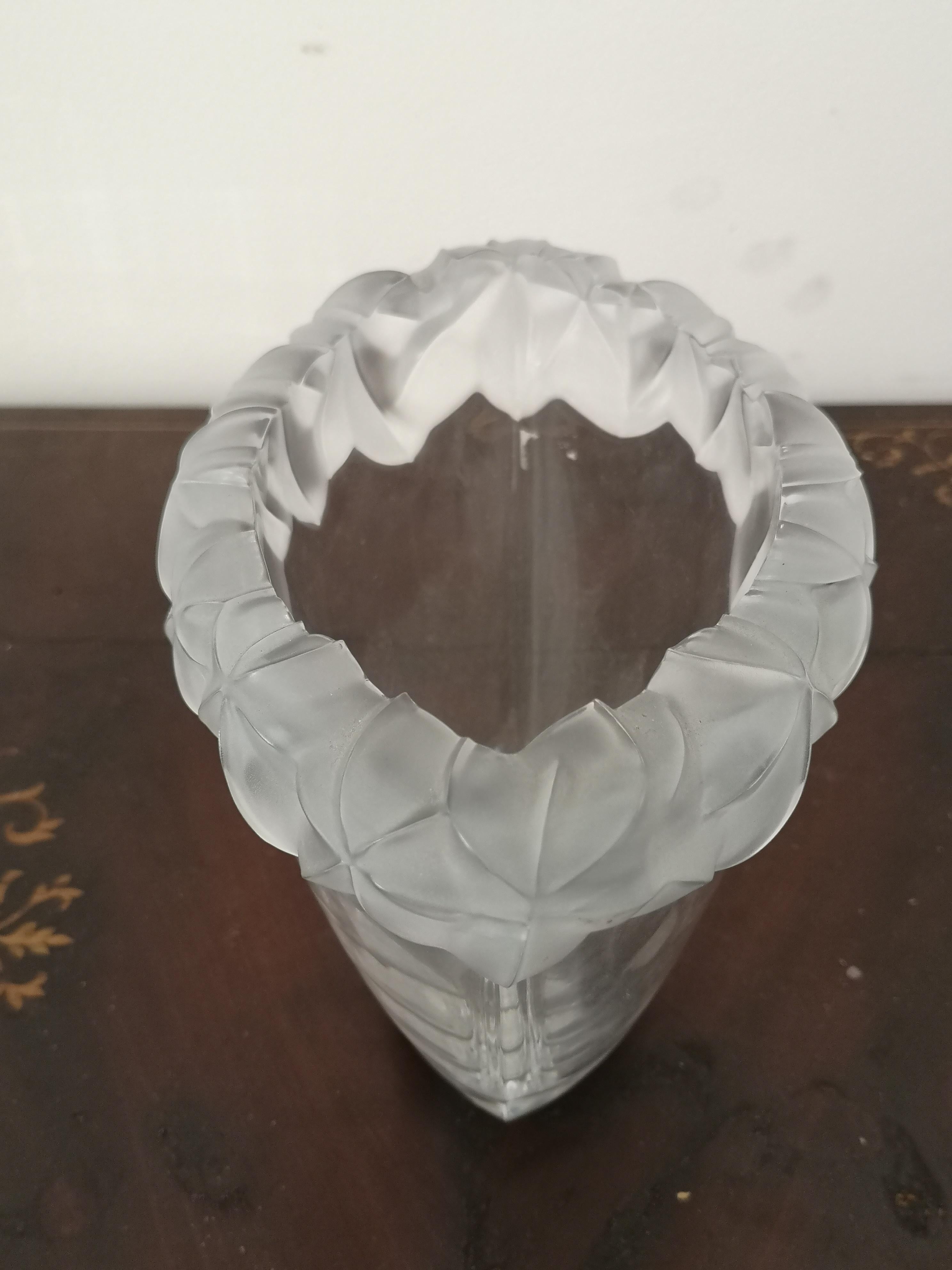 Oval Sevres Crystal vase from the 80s In Excellent Condition For Sale In Catania, IT