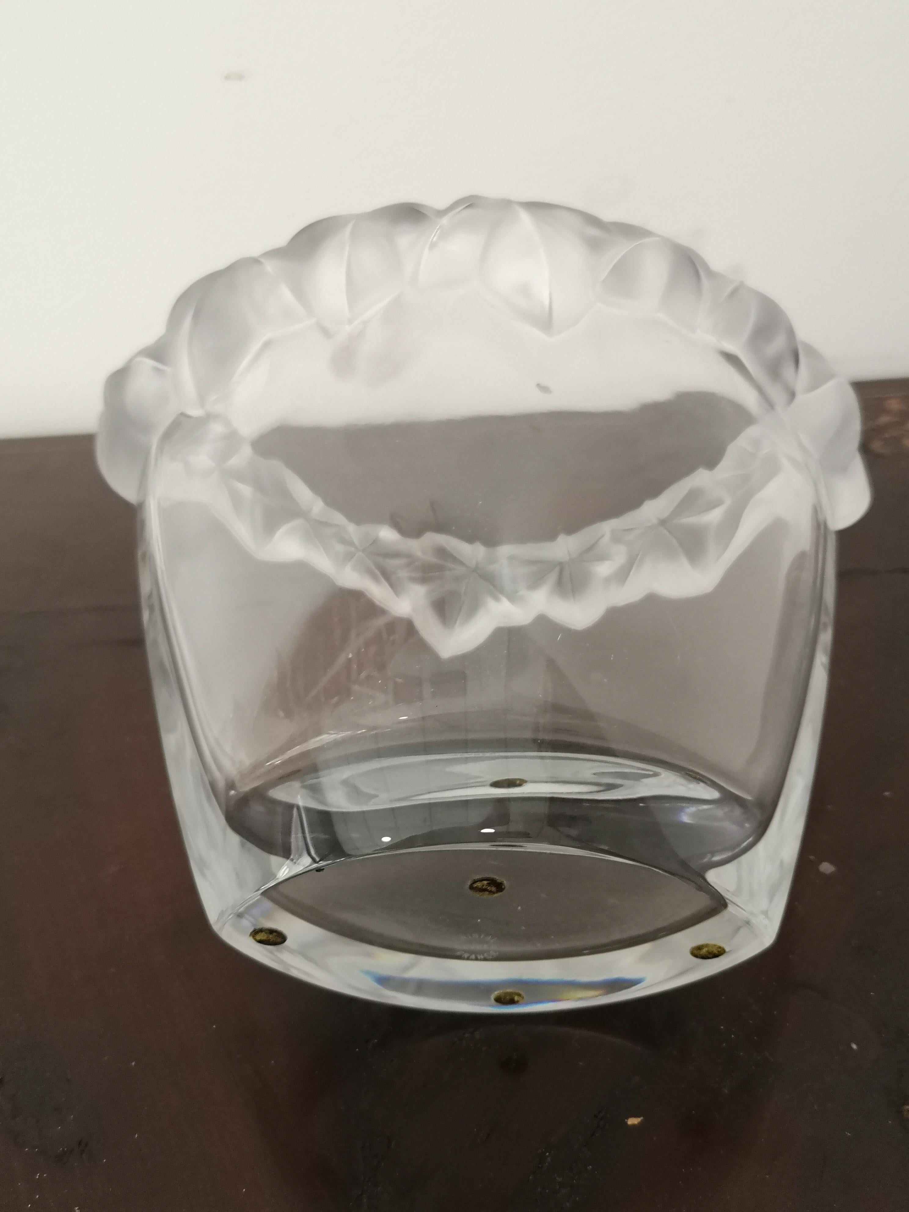 Jarrón ovalado de cristal de Sevres de los años 80 en venta 2