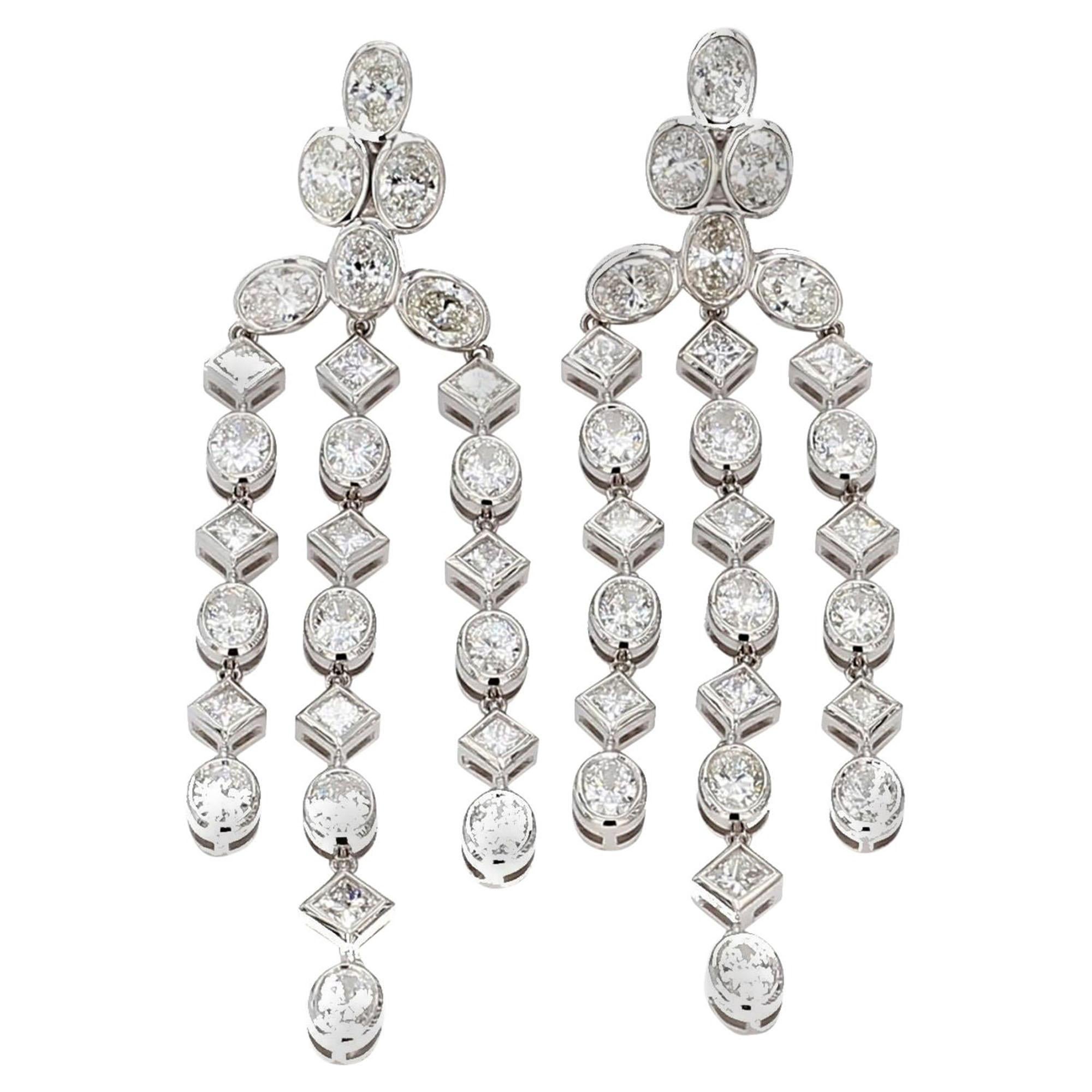 Orecchini Chandellier con diamanti in oro bianco 18 carati di forma ovale