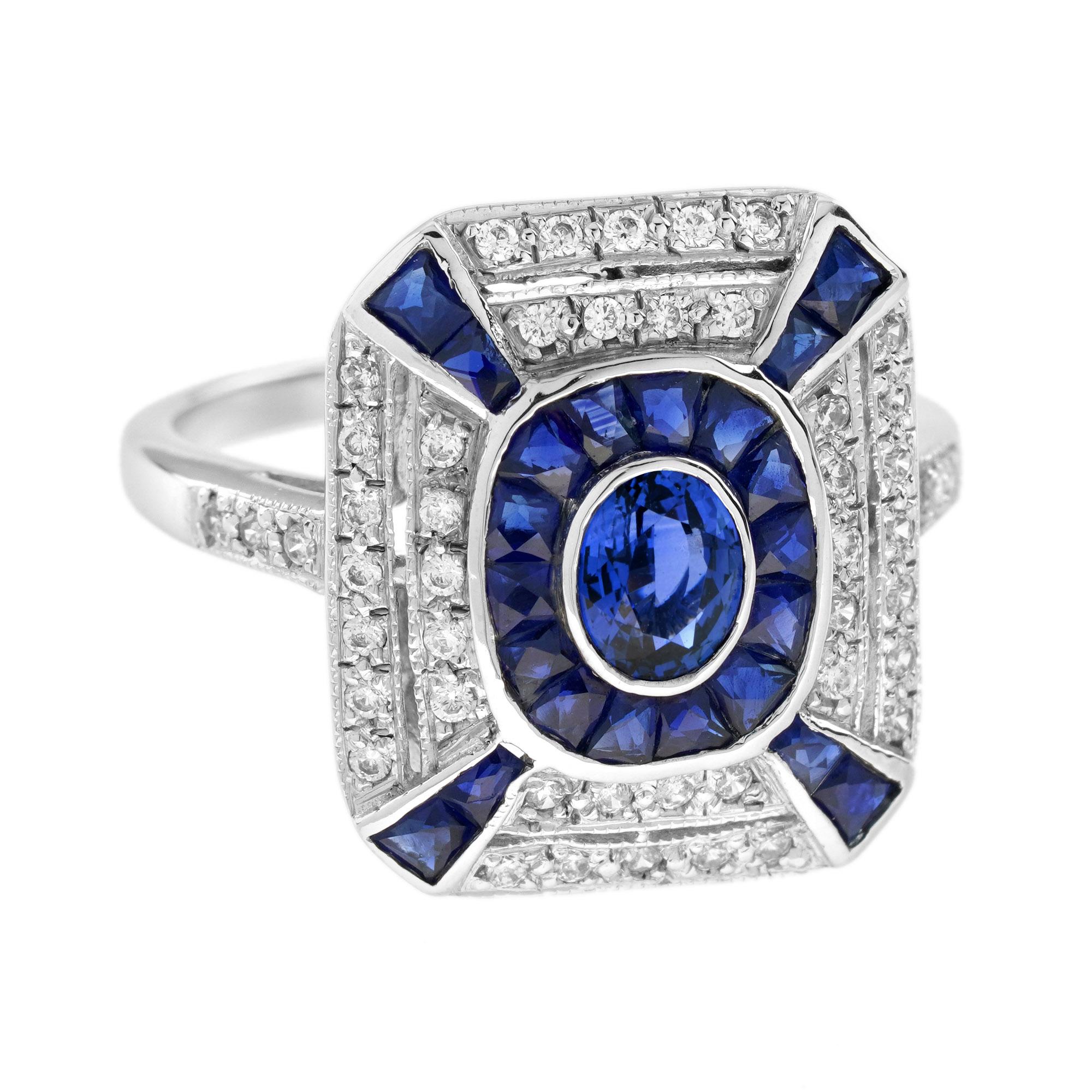 Ein exquisiter achteckiger Ring im Art-Déco-Stil. Der Ring zeigt einen präzisen ovalen Ceylon-Saphir von 0,40 Karat, umgeben von blauen Saphiren im französischen Schliff und Diamanten, die ein schönes und kühnes Statement an Ihrer Hand abgeben. 14K