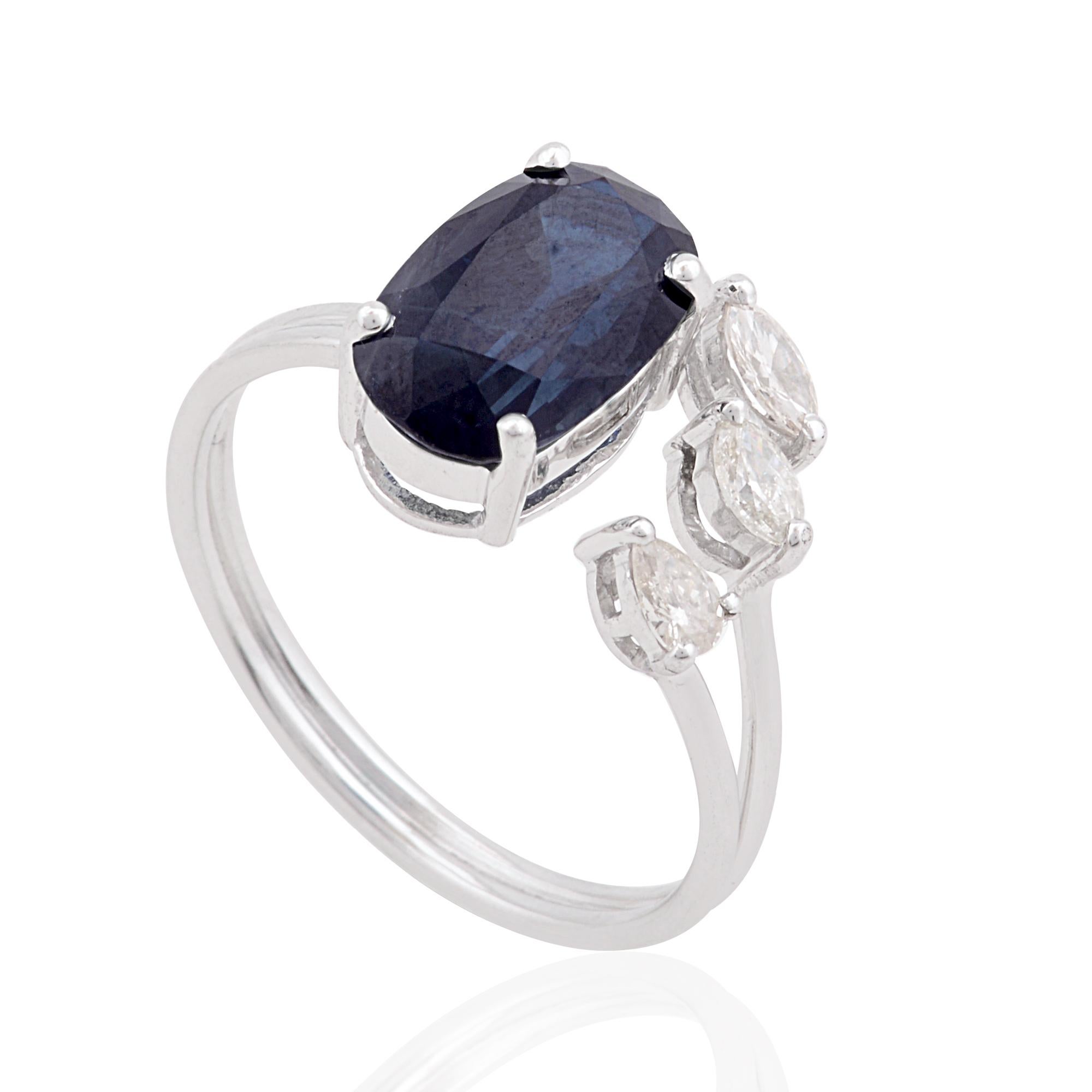 La bague est de taille 7 et peut être redimensionnée en plus grand ou plus petit sur demande. Suivez la vitrine de Spectrum Jewels pour découvrir la dernière collection et les pièces exclusives. Spectrum Jewels est fièrement classé parmi les