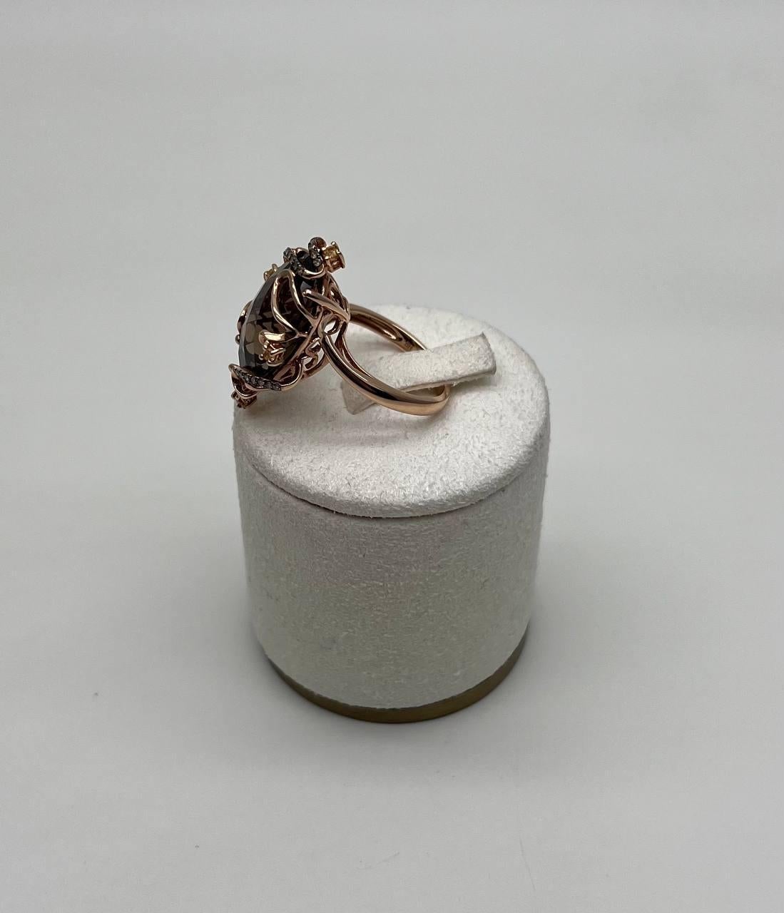 Taille ovale Bague ovale en or jaune 14 carats Brown Smoky Quartz Diamonds Halo Scroll Motifs en vente