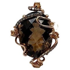Anillo de oro amarillo de 14 quilates con forma ovalada de cuarzo ahumado marrón Diamantes Halo Motivos de volutas