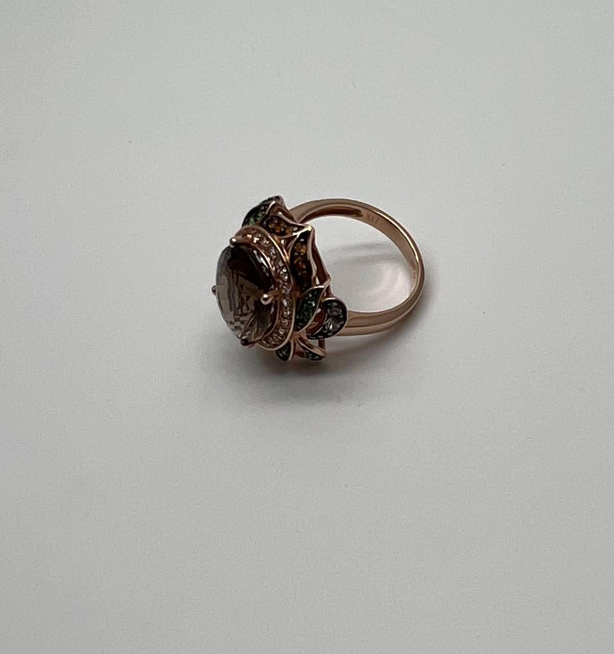 Forma Ovalada Cuarzo Ahumado Marrón Diamante Blanco Halo Engastado Piedra Preciosa Anillo de Oro Floral en venta 5