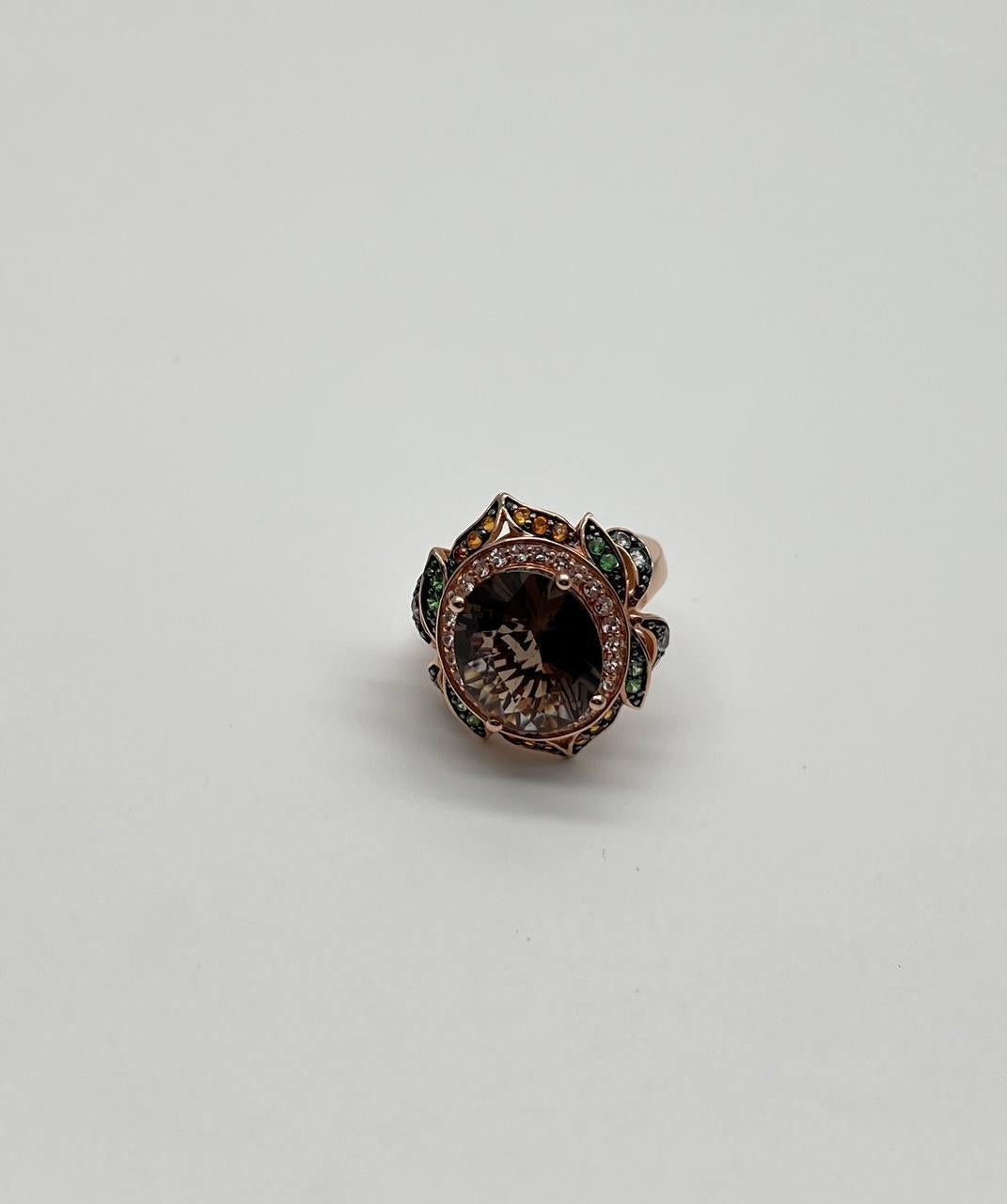 Forma Ovalada Cuarzo Ahumado Marrón Diamante Blanco Halo Engastado Piedra Preciosa Anillo de Oro Floral en venta 6