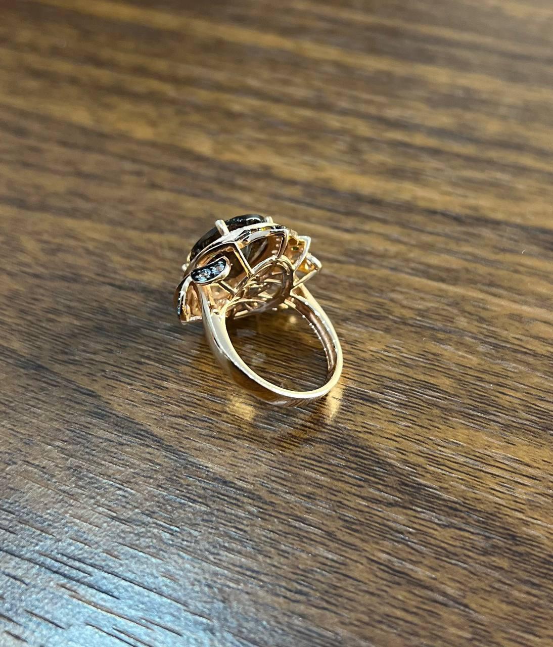 Forma Ovalada Cuarzo Ahumado Marrón Diamante Blanco Halo Engastado Piedra Preciosa Anillo de Oro Floral en Nuevo estado para la venta en Oakton, VA
