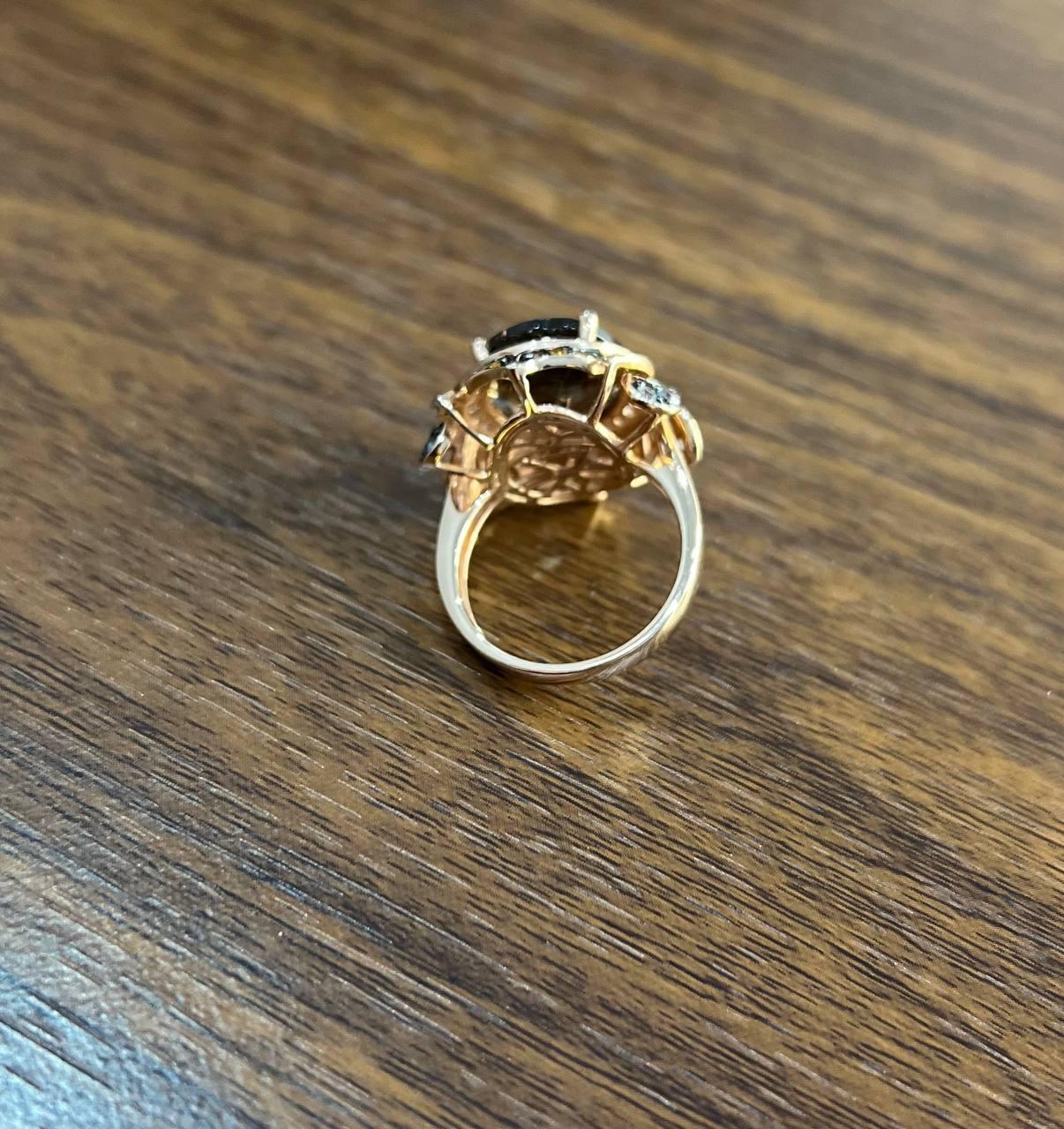 De las mujeres Forma Ovalada Cuarzo Ahumado Marrón Diamante Blanco Halo Engastado Piedra Preciosa Anillo de Oro Floral en venta