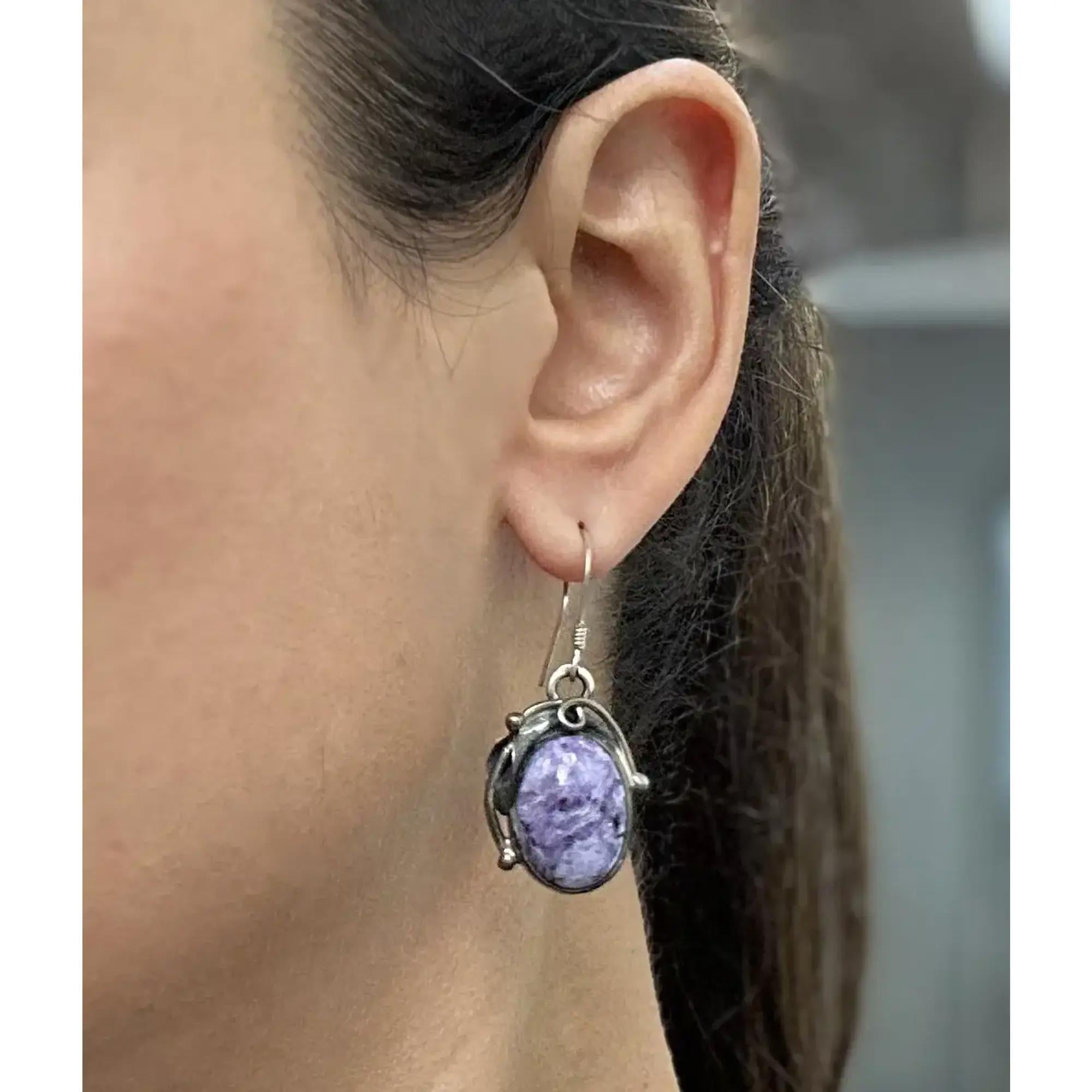 Taglio ovale Orecchini pendenti di Charoite di forma ovale in argento 925 in vendita