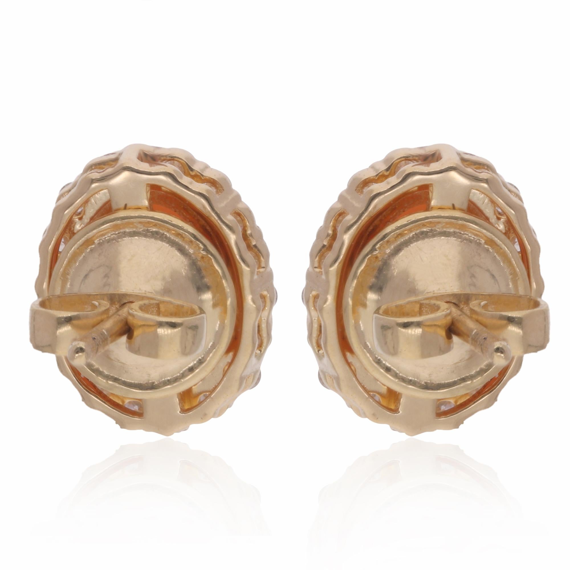 Oval Shape Coral Stud Earrings Diamond 14 Karat Yellow Gold Diamond Fine Jewelry In New Condition For Sale In Diera, Dubai