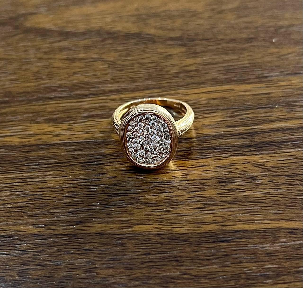Donna Anello con pavé di diamanti di forma ovale in oro rosa 14 carati con struttura a Branch in vendita