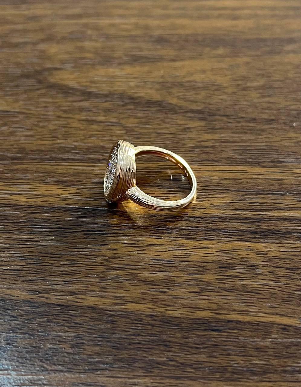 Anello con pavé di diamanti di forma ovale in oro rosa 14 carati con struttura a Branch in vendita 2