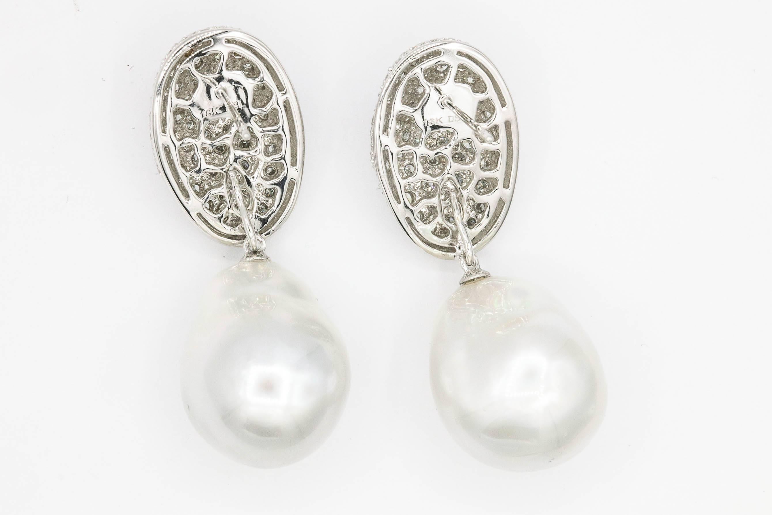 Day & Night South Sea Baroque Pearl Diamond Earrings 2.10 Carats 18K For Sale 1