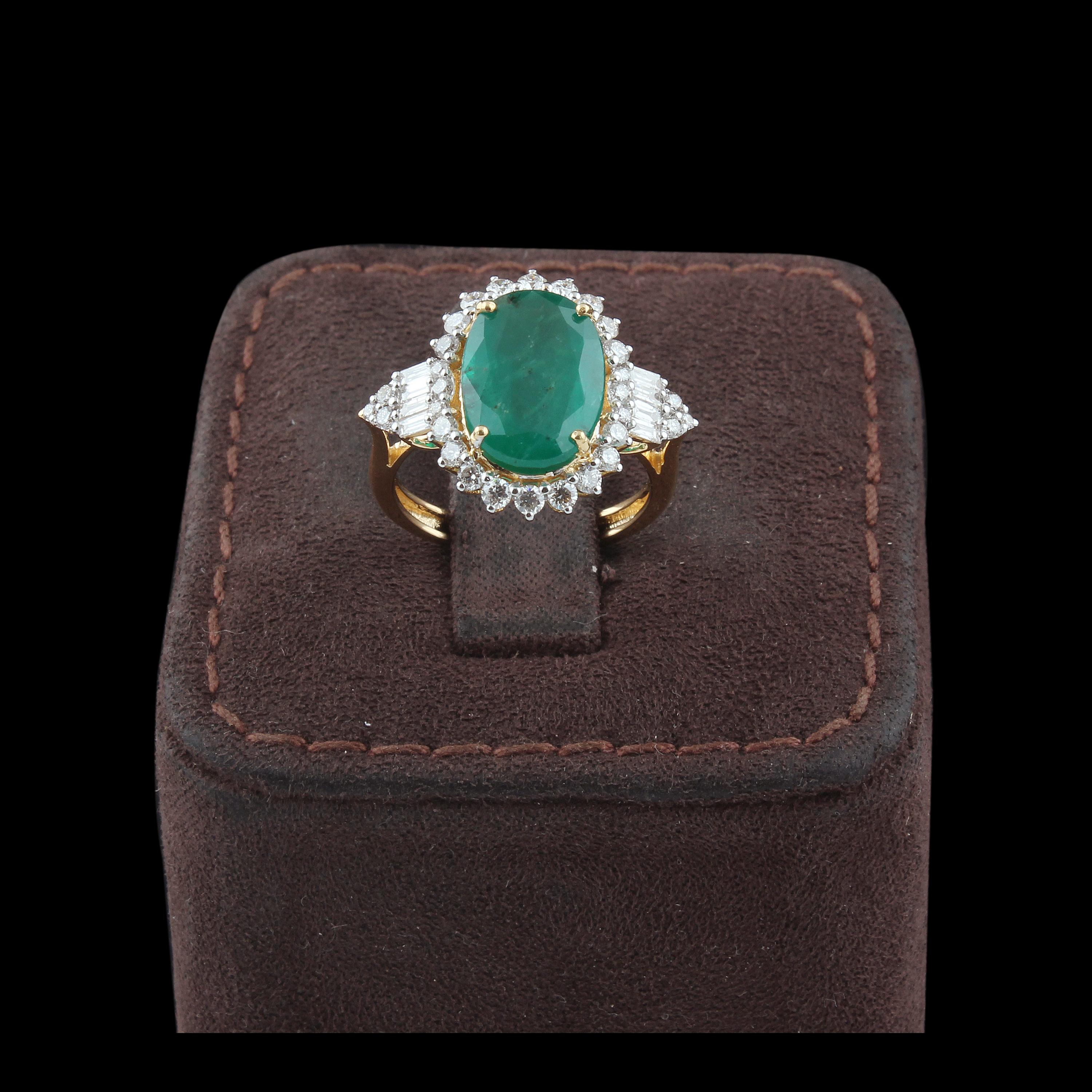 For Sale:  Oval Shape Emerald Gemstone Cocktail Ring Baguette Diamond 18 Karat Rose Gold 5