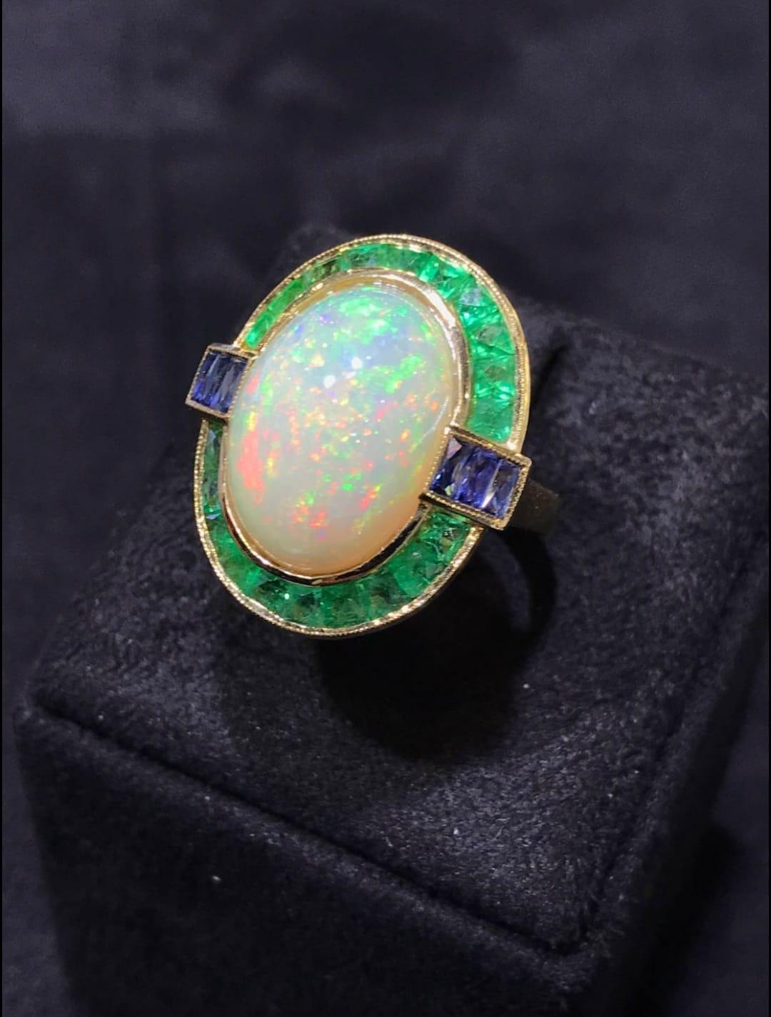 Bague en or jaune 18 carats, opale éthiopienne de forme ovale et saphir émeraude Pour femmes en vente