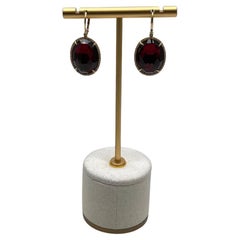Pendientes Gota Oro 14K Zafiro Rojo Oscuro Diamante Cabujón Facetado Forma Ovalada