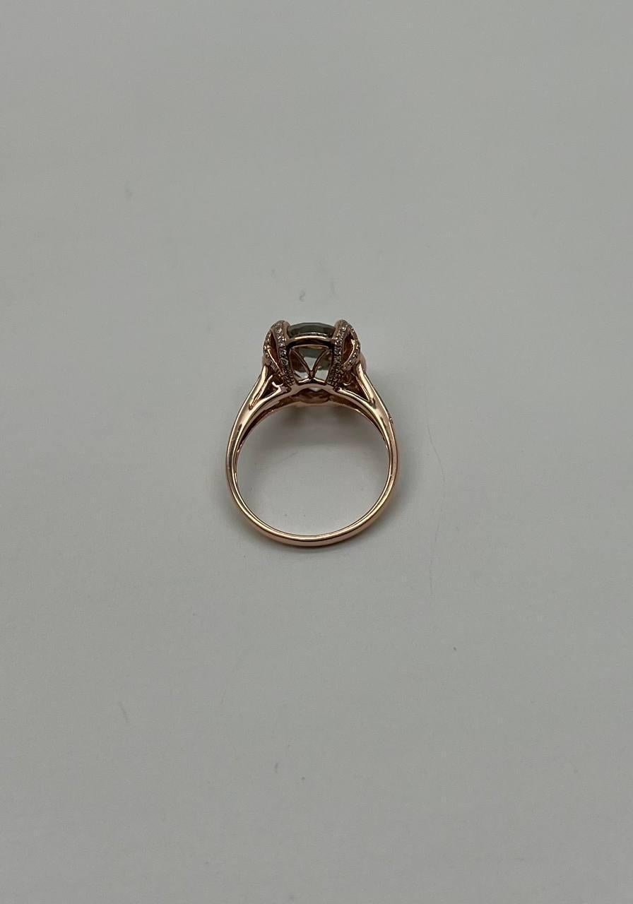 Anello con dichiarazione di forma ovale in oro rosa 14K con ametista verde e prasiolite e diamanti a raggiera In condizioni Nuovo in vendita a Oakton, VA