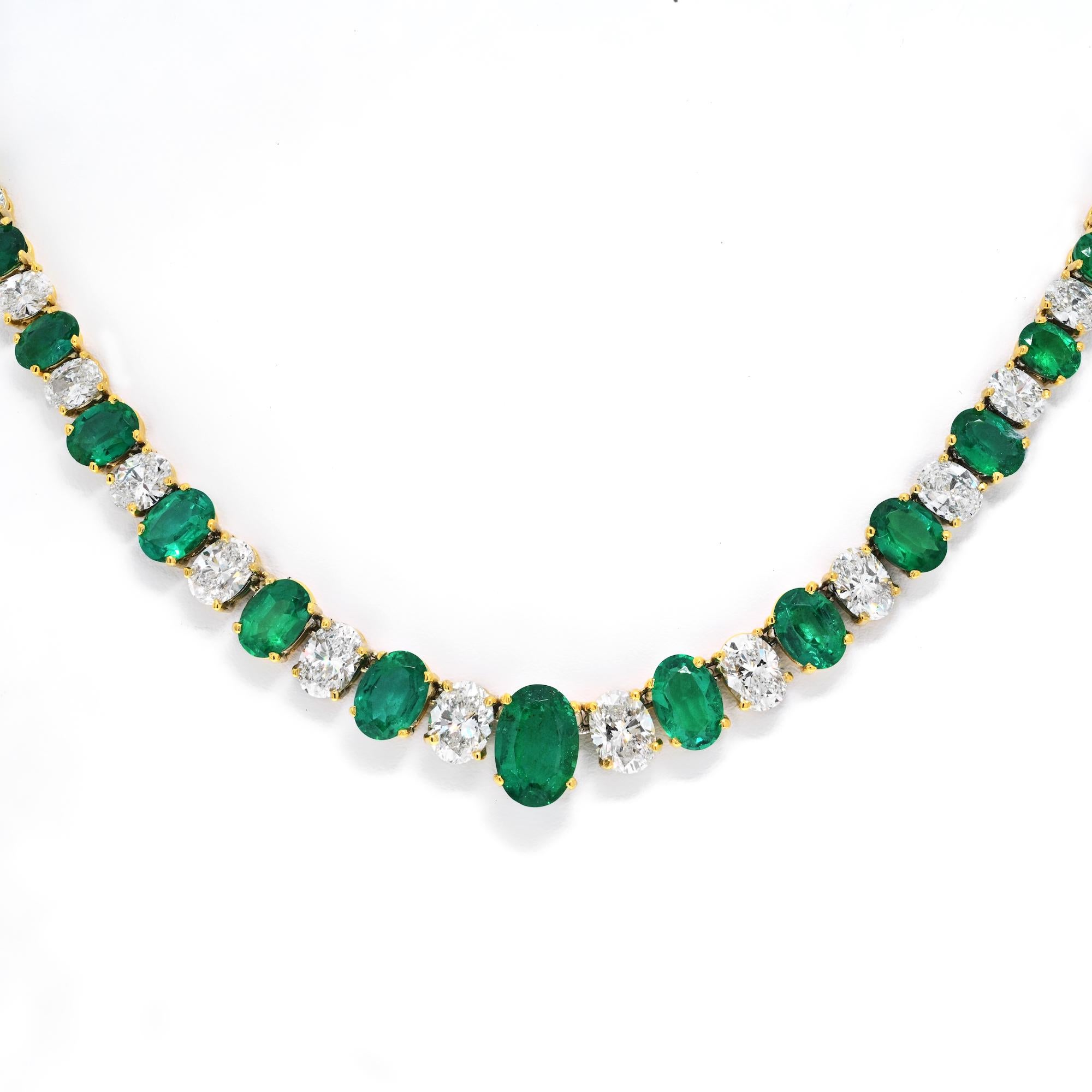 Oval geformt grüner Smaragd und Diamant abwechselnd Halskette 46 Karat 2
