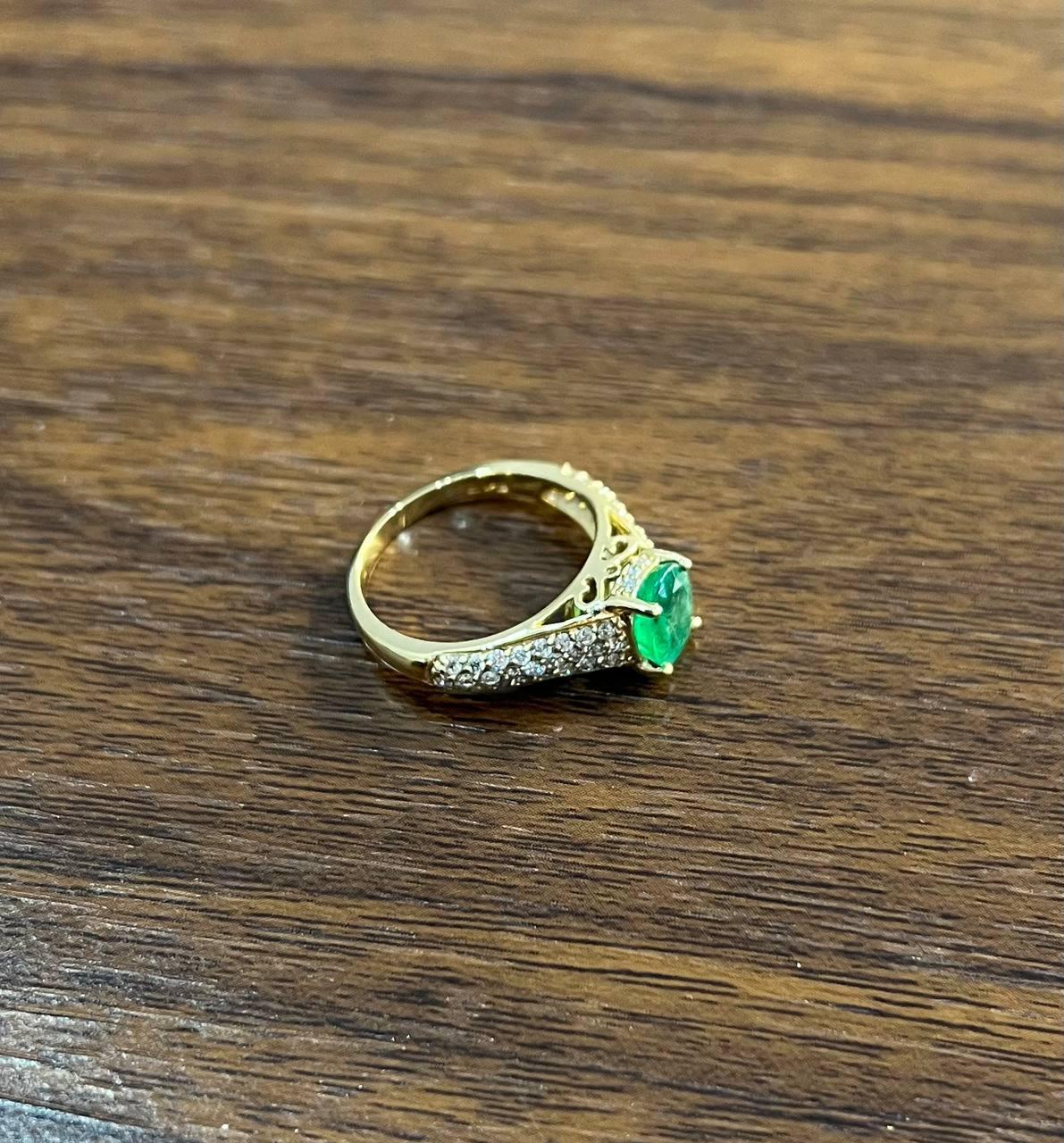 Oval Shape Green Emerald Diamond Pave Set 14K Yellow Gold Classic Ring For Sale 1