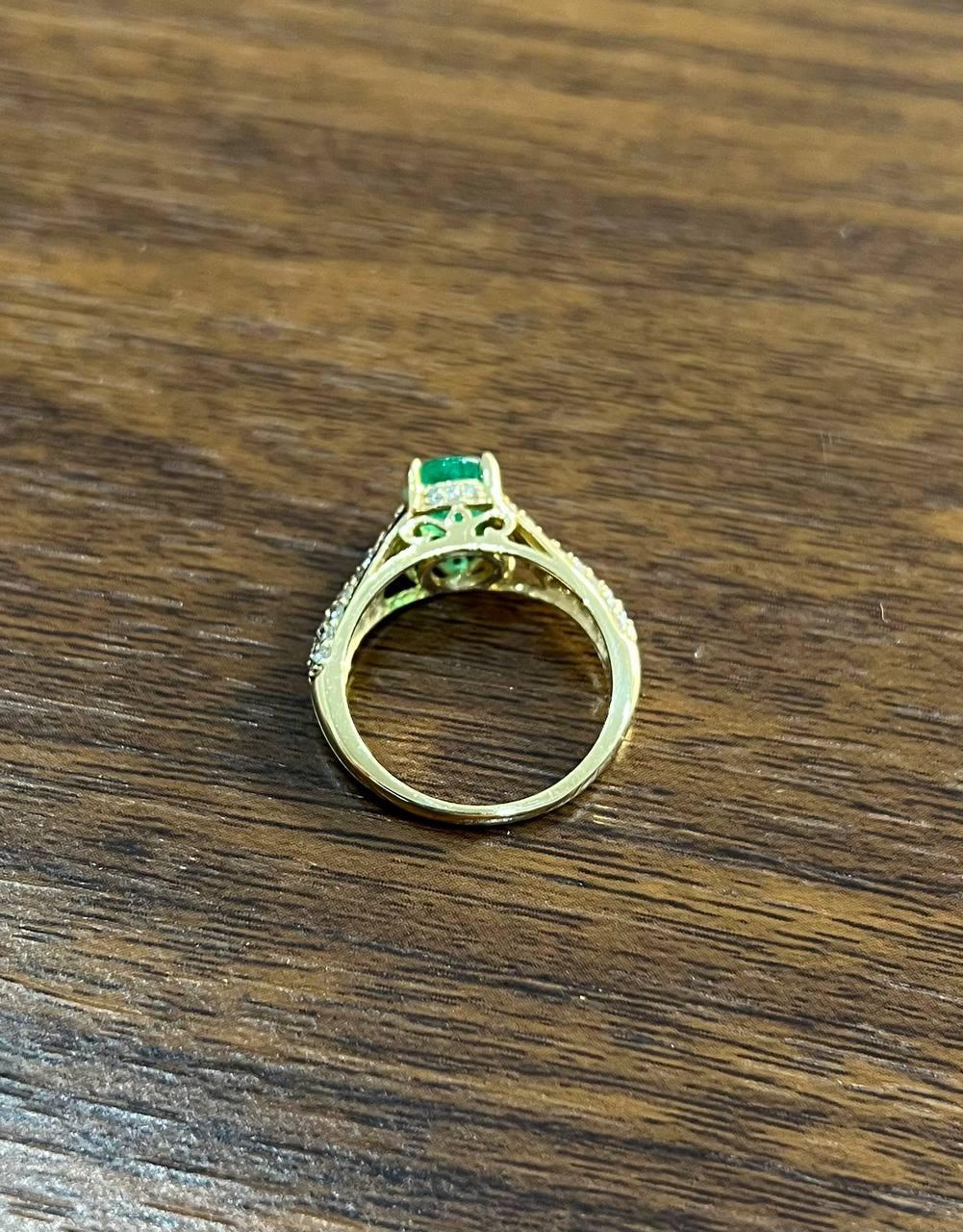 Oval Shape Green Emerald Diamond Pave Set 14K Yellow Gold Classic Ring For Sale 3