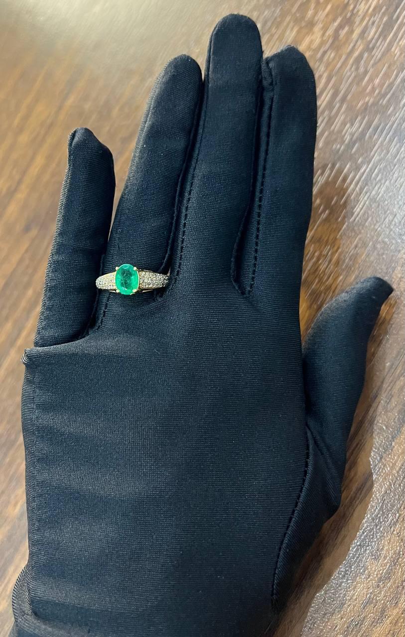 Oval Shape Green Emerald Diamond Pave Set 14K Yellow Gold Classic Ring For Sale 4