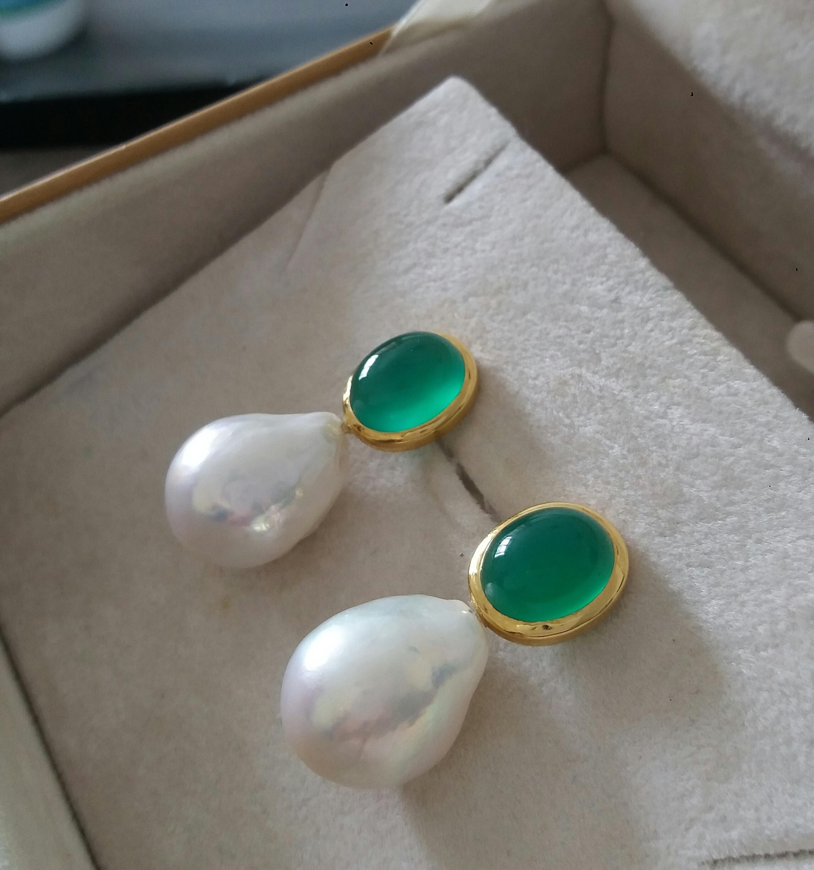 Women's Oval Shape Green Onyx Cabs 14 Kt Yellow Gold Bezel Baroque Pearls Stud Earrings