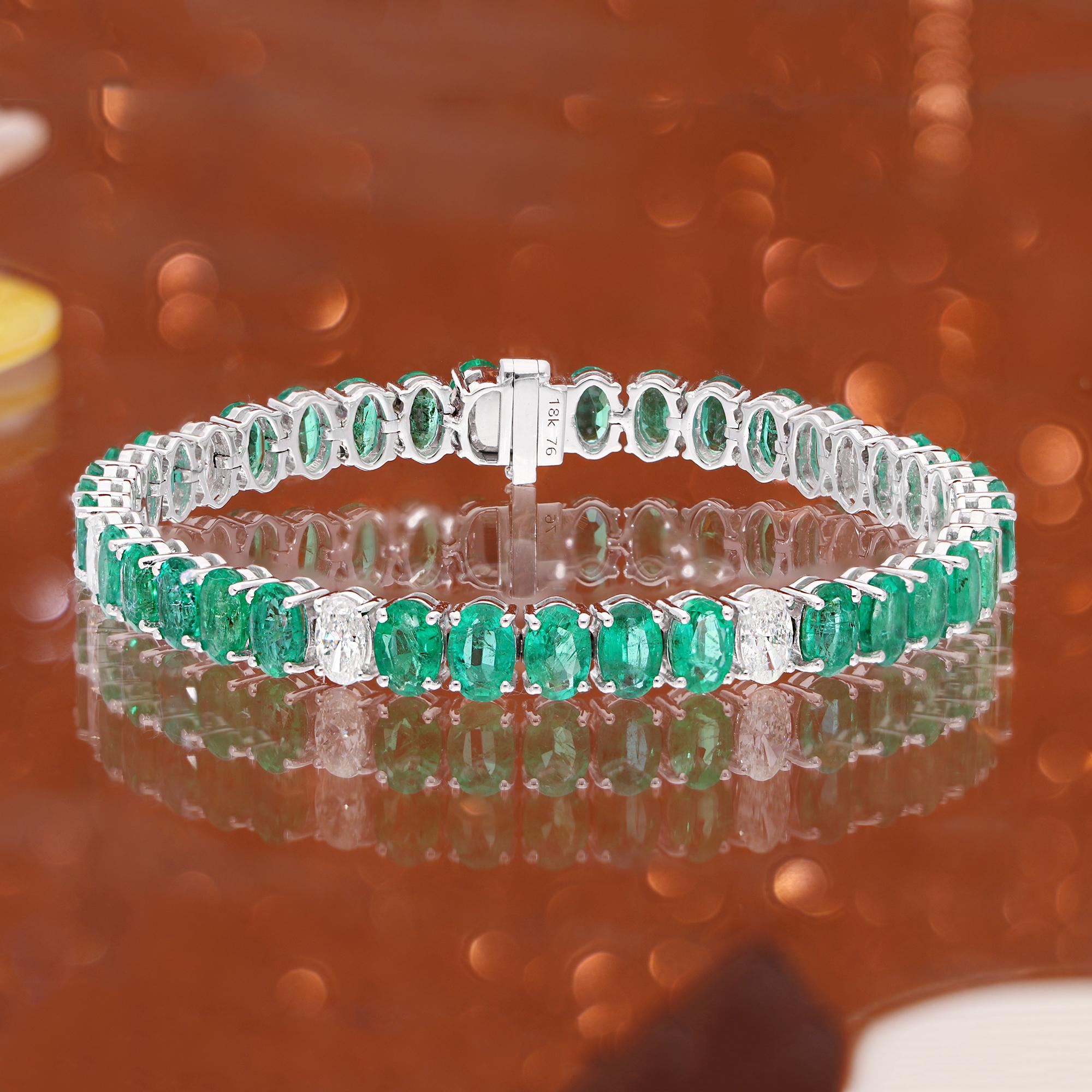 Forma Ovalada Esmeralda Natural Piedra Preciosa Pulsera Diamante 18 Kilates Oro Blanco Joyería Moderno en venta