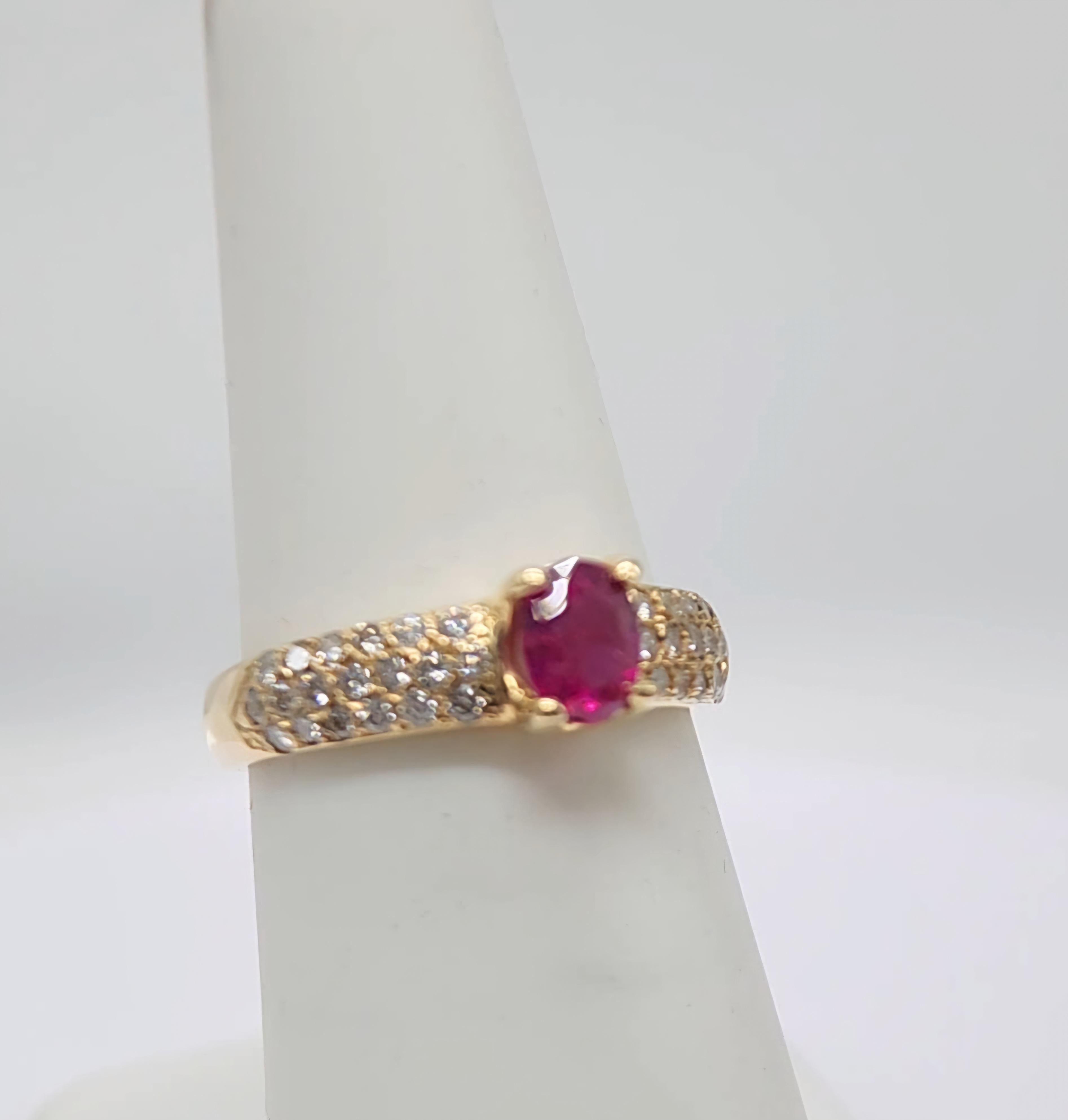 Ovaler Ovalförmiger natürlicher Rubin-Ring Rubin 0,65 Karat 14 Karat Gelbgold & Diamanten im Angebot 6