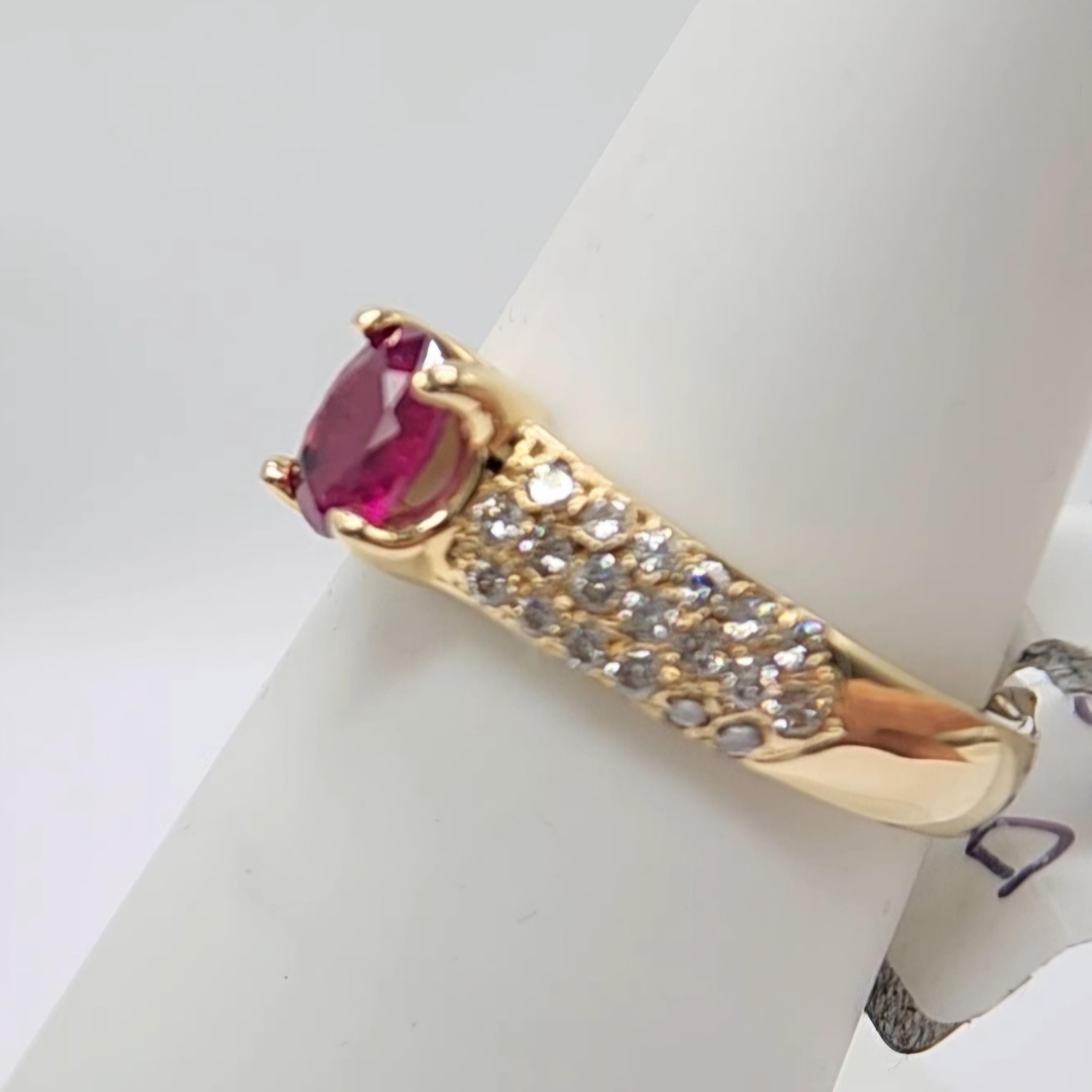 Ovaler Ovalförmiger natürlicher Rubin-Ring Rubin 0,65 Karat 14 Karat Gelbgold & Diamanten im Angebot 4