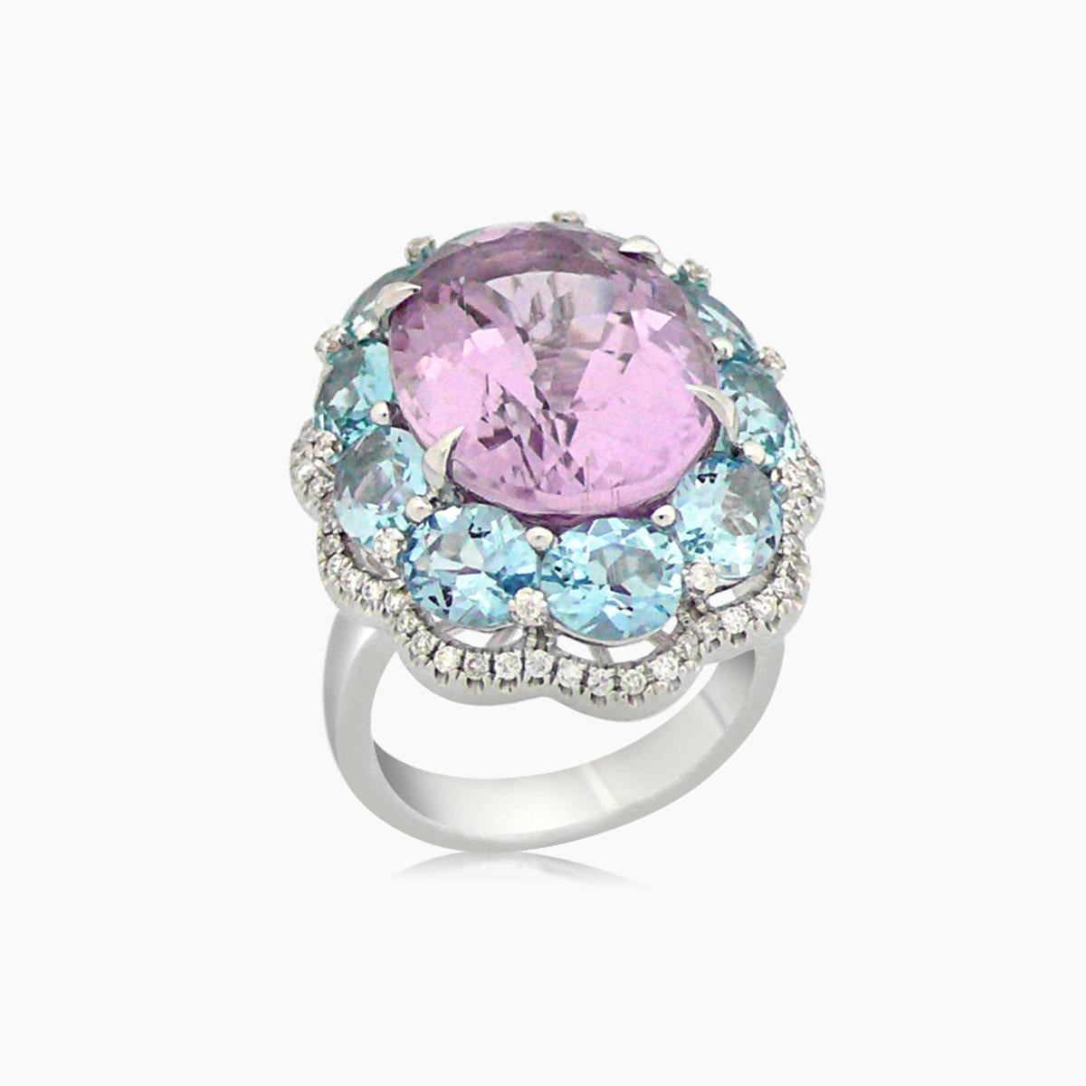 Anello in oro bianco 18 carati con forma ovale, acquamarina blu e diamante bianco In condizioni Nuovo in vendita a Oakton, VA
