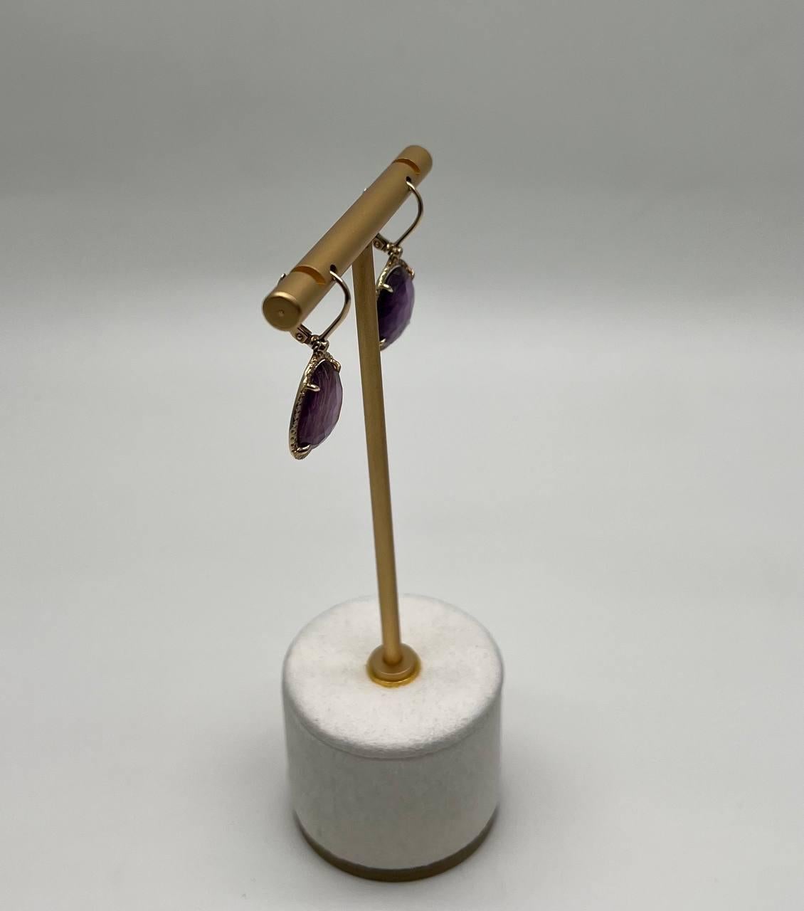 Pendientes Cabujones Amatista Violeta Púrpura Forma Ovalada Oro Amarillo 14K Diamantes Cabujón en venta