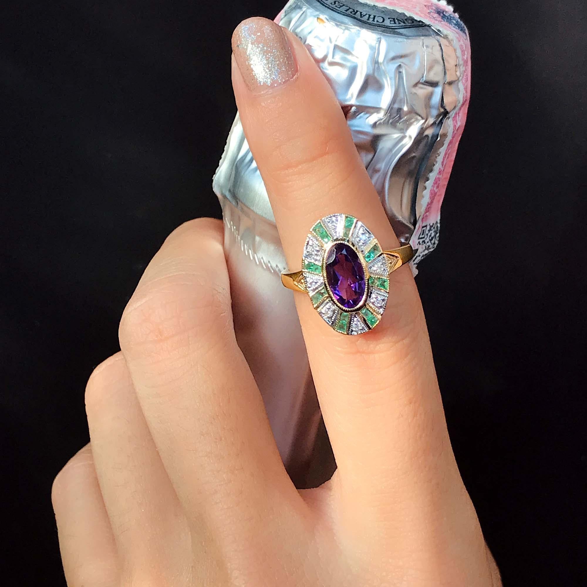 Donna Oval Shape Purple Violet Amethyst with Green Emerald & Diamond Cluster Gold Ring in vendita